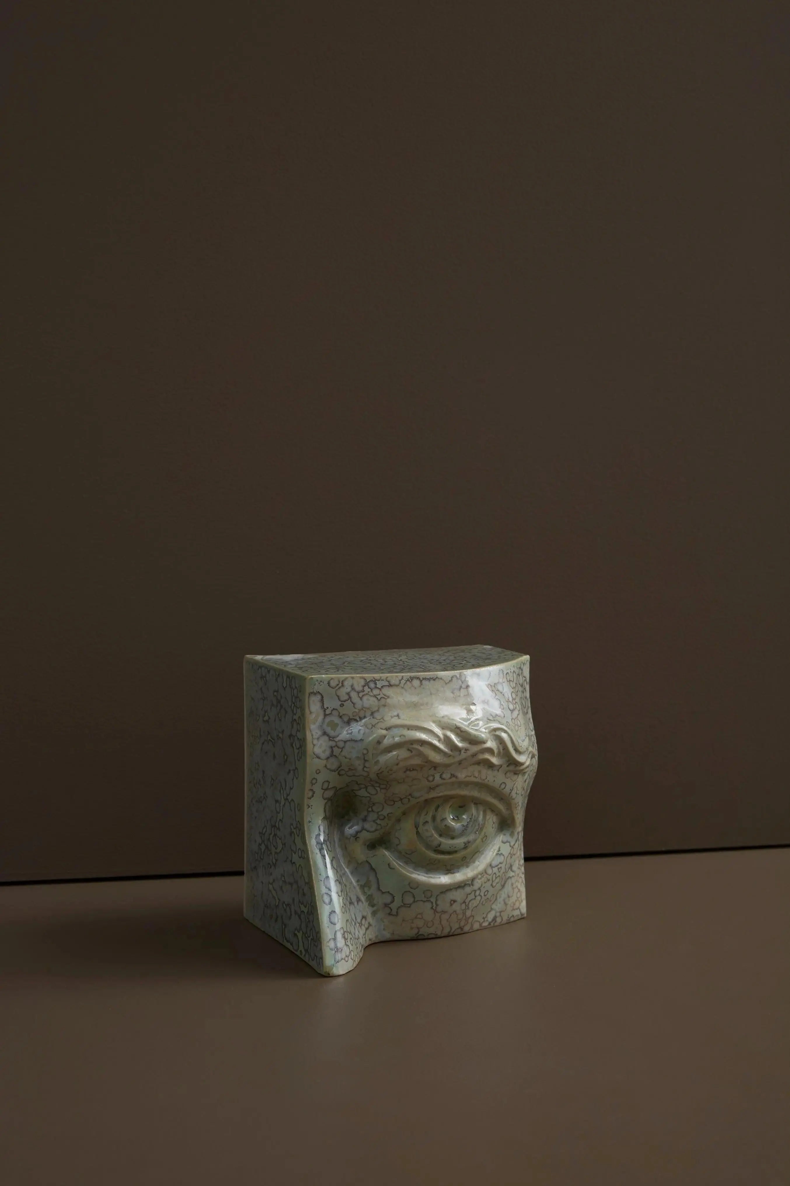 Bookend Eye (Left): Venstre bogstøtte øje i CrystalGreen stentøj Laoru Laoru