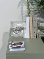 Bookend Eye (Right): Højre bogstøtte øje i AntiqueWhite stentøj Laoru Laoru