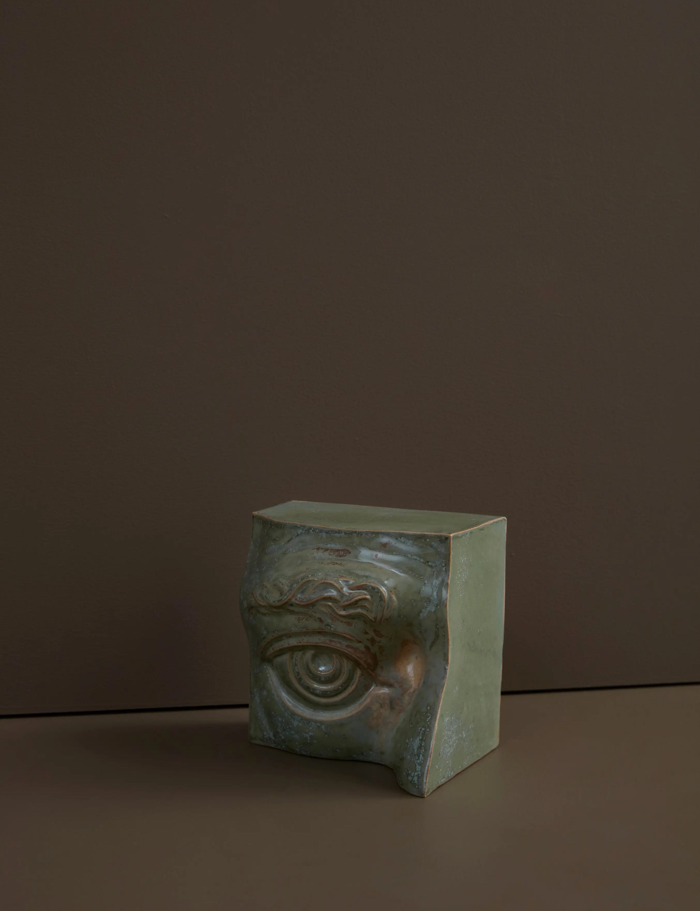 Bookend Eye (Right): Højre bogstøtte øje i CopperGreen stentøj Laoru Laoru