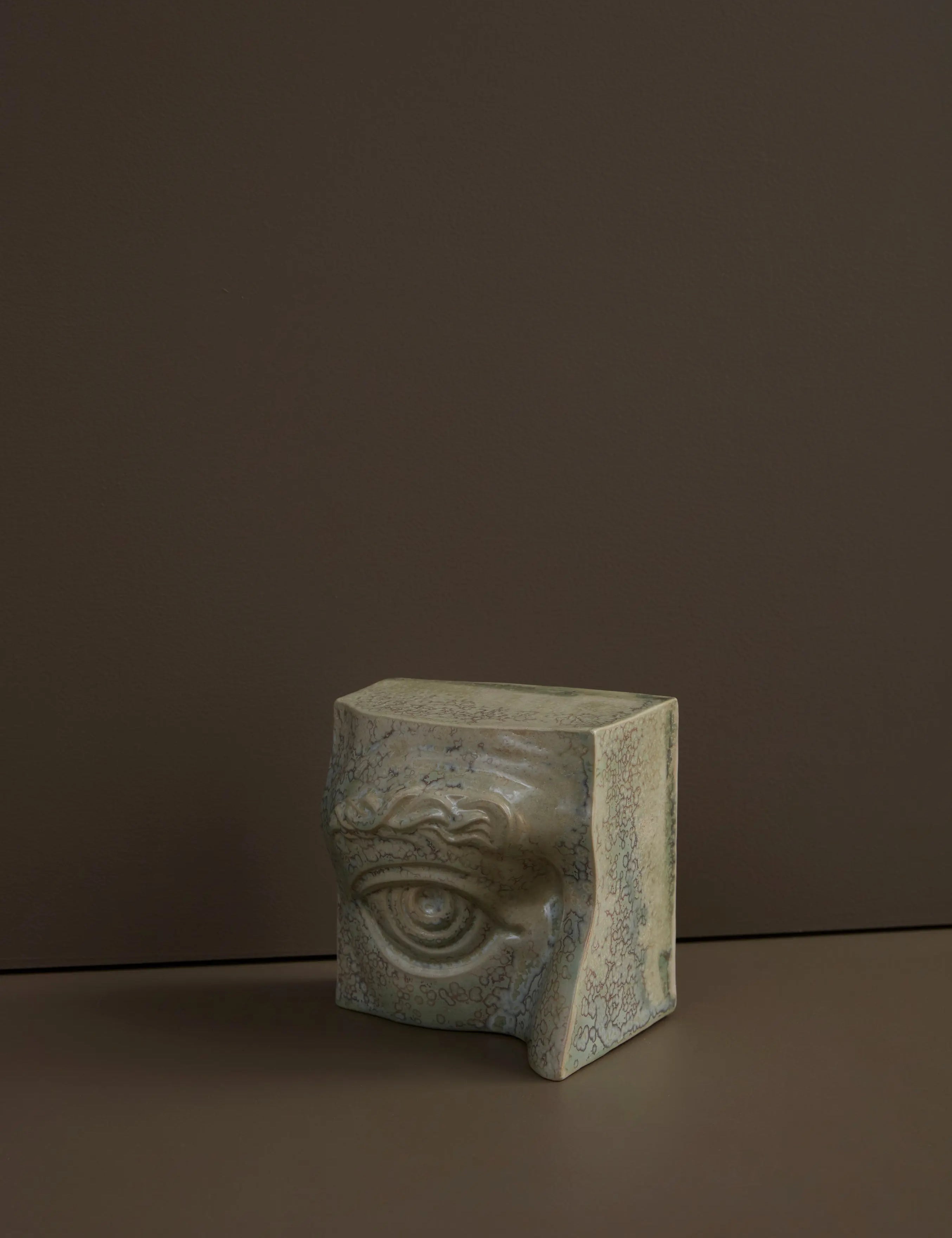 Bookend Eye (Right): Højre bogstøtte øje i CrystalGreen stentøj Laoru Laoru