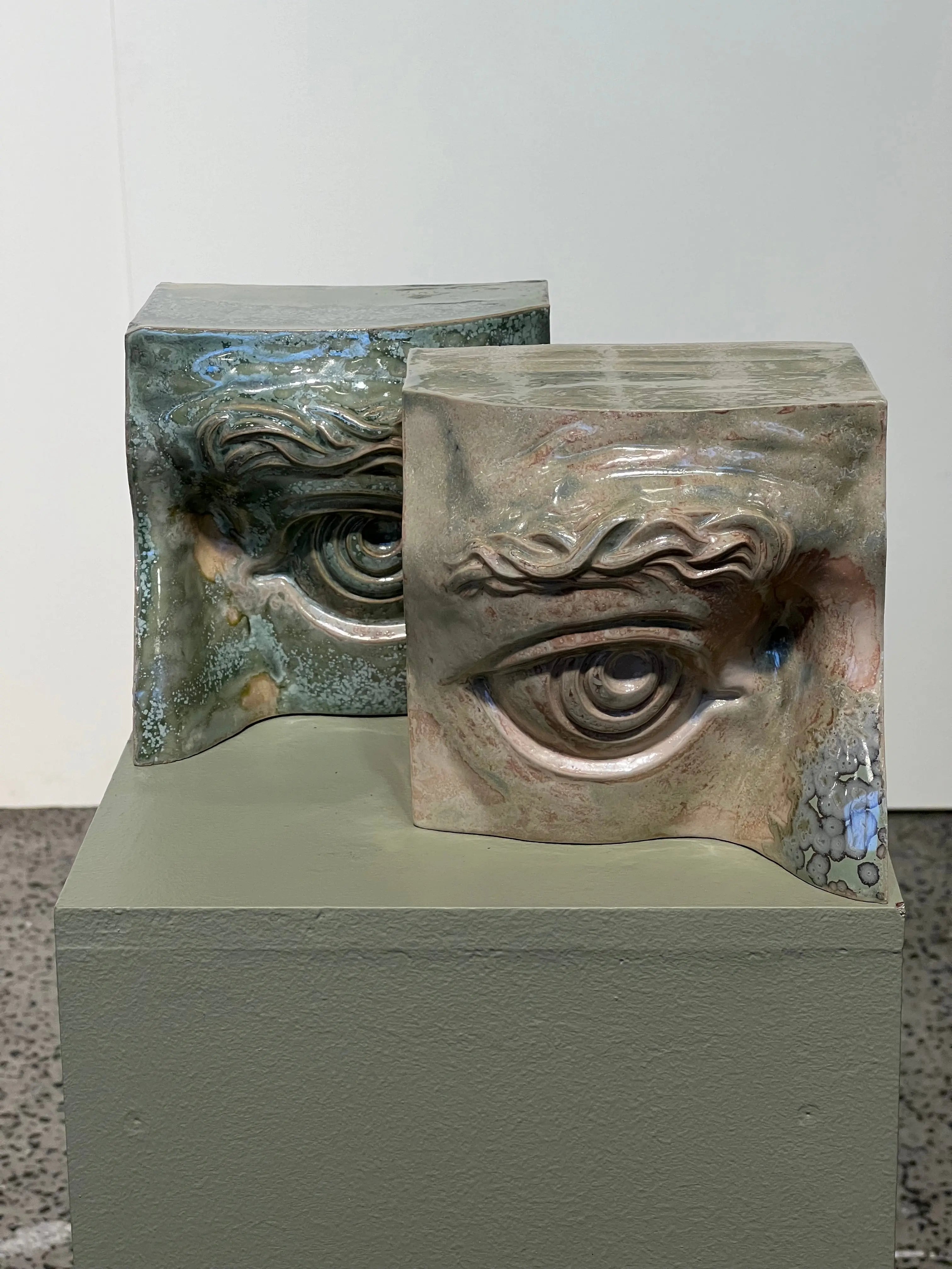 Bookend Eye (Right): Højre bogstøtte øje i CrystalGreen stentøj Laoru Laoru