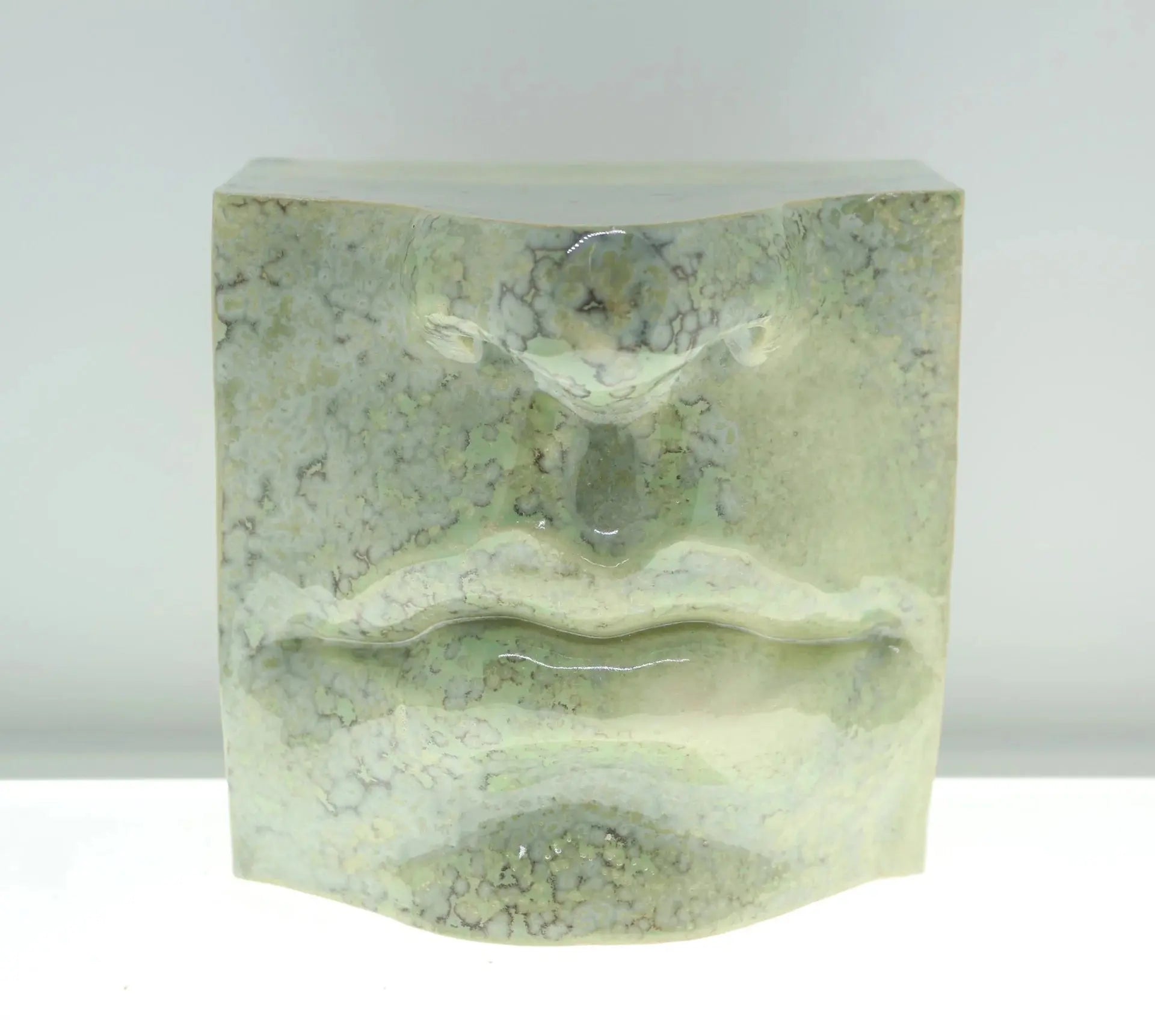 Bookend Mouth: Firkantet bogstøtte mund i CrystalGreen stentøj Laoru Laoru