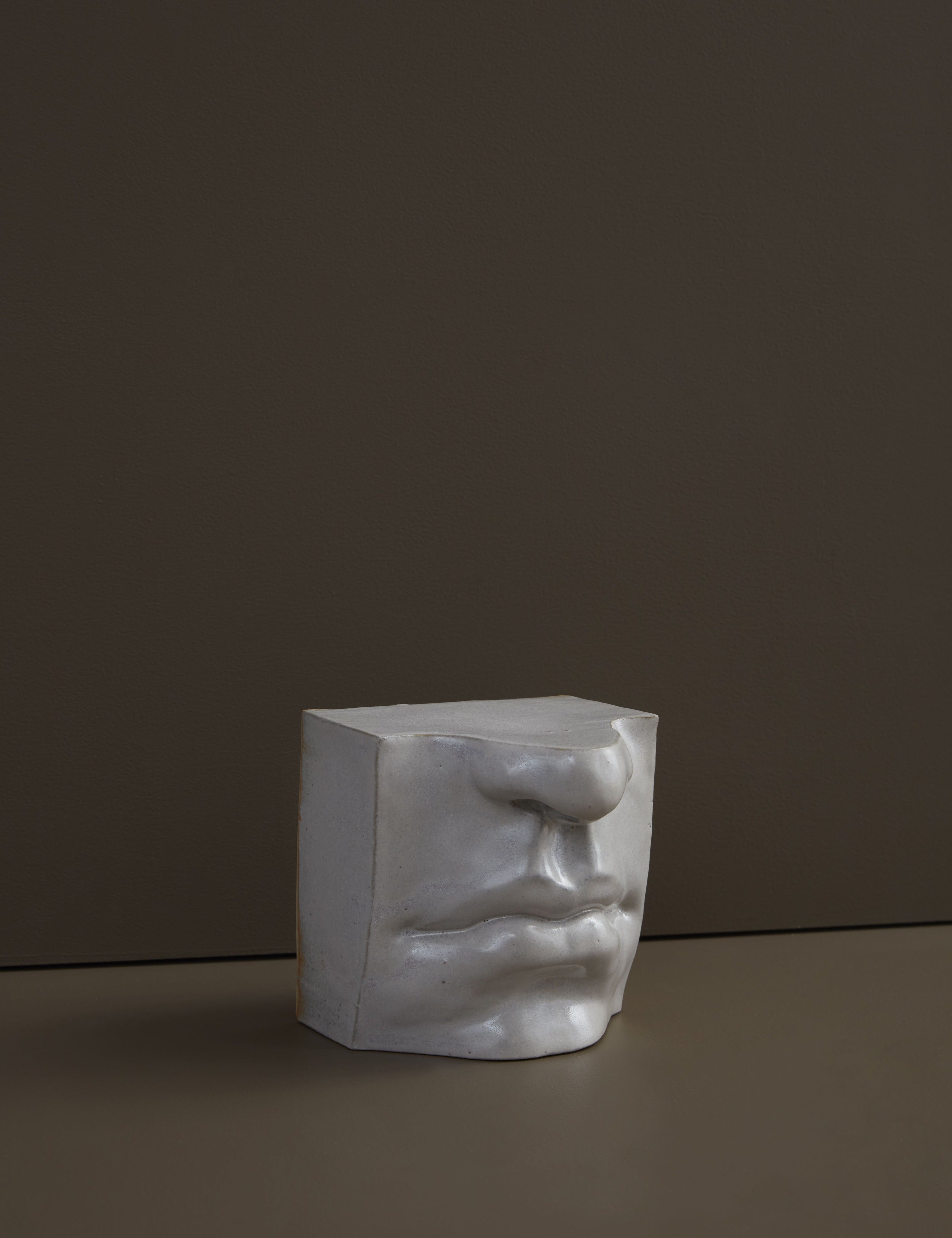 Laoru Laoru | Bookend Mouth – Firkantet bogstøtte i AntiqueWhite stentøj Laoru Laoru