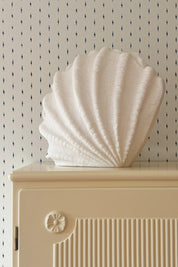 Bordlampe formet som en stående muslingeskal Studio Hafnia