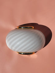 Vintage Murano Væglampe i Hvid Swirlglas med Messingbeslag – L22 cm Studio Hafnia