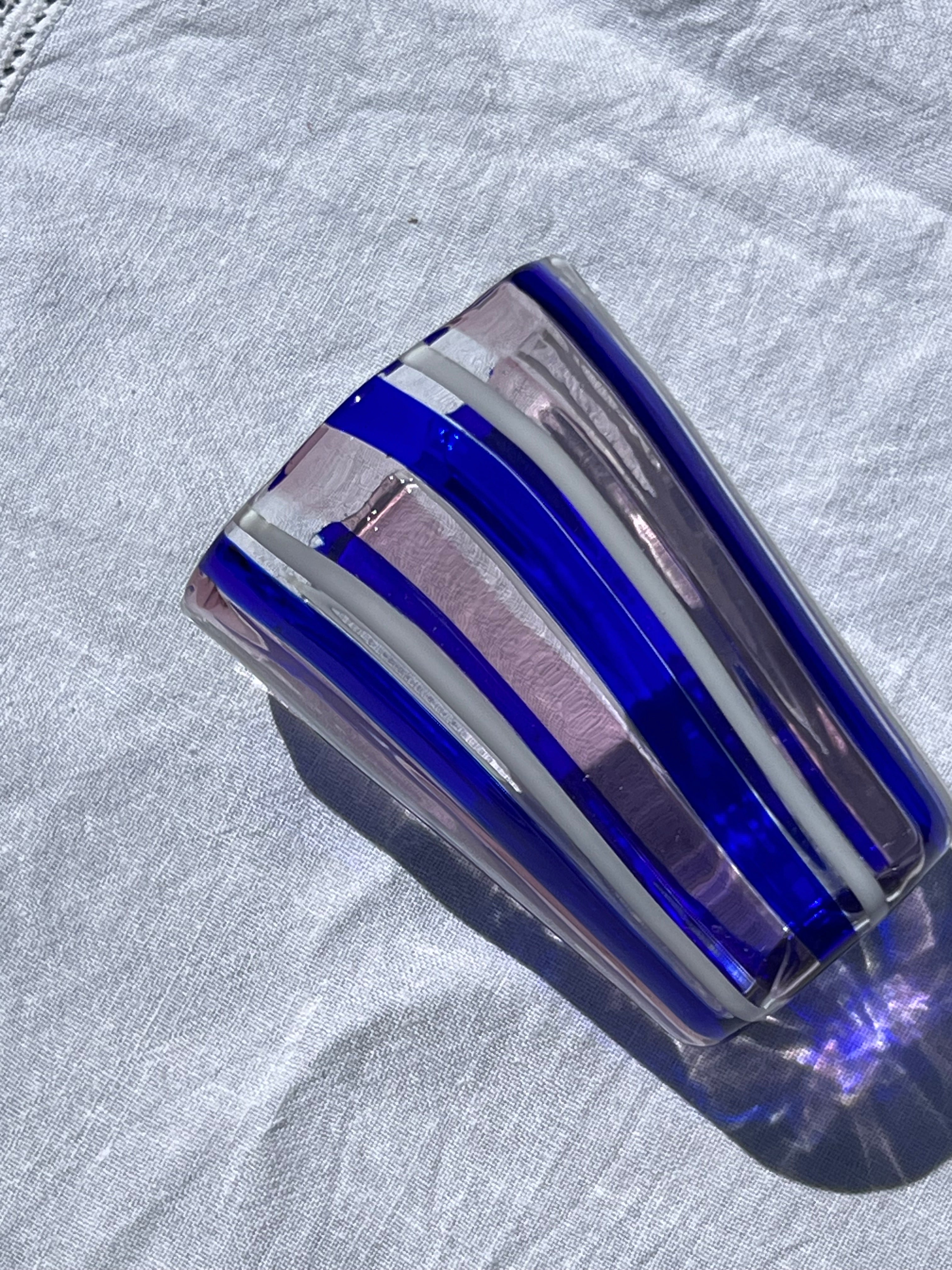 Håndblæst Murano Glas i Pio Ponti Stil med Blå, Hvide og Ametyst Striber Murano