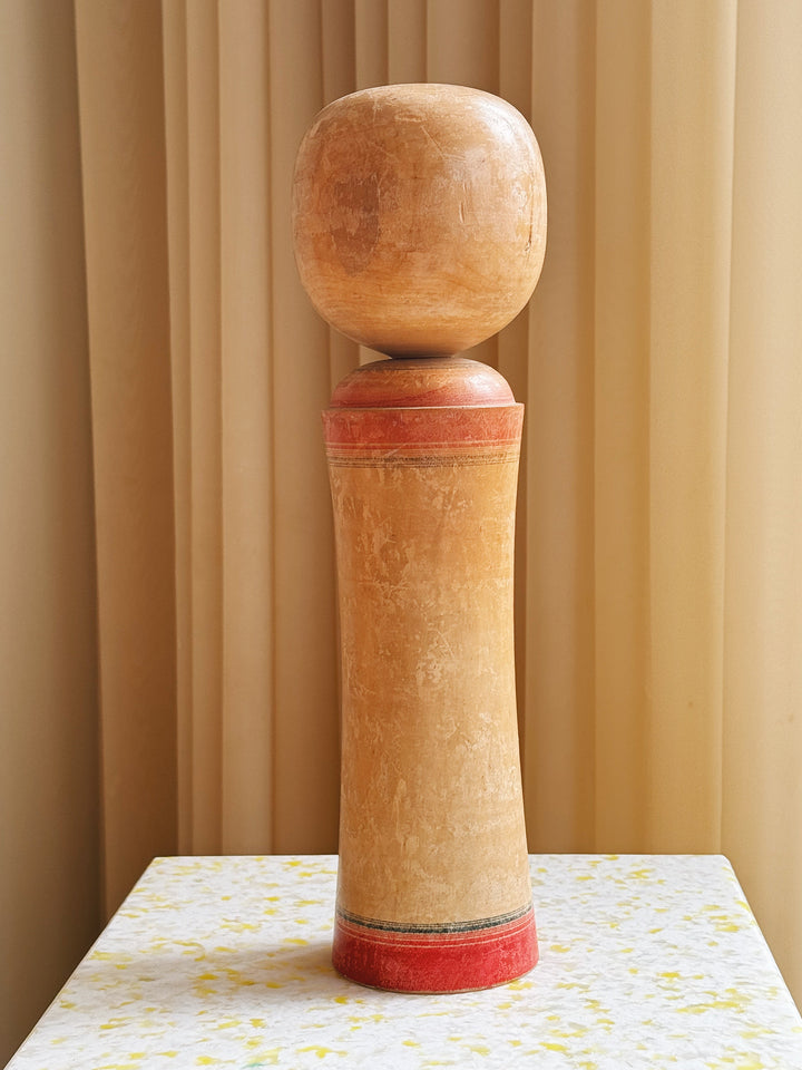 Vintage Kokeshi Dukke Nr. 216 fra Japan – Håndlavet | H36,5 cm Studio Hafnia