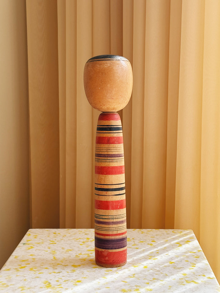 Vintage Kokeshi Dukke Nr. 205 fra Japan – Håndlavet | H30 cm Studio Hafnia