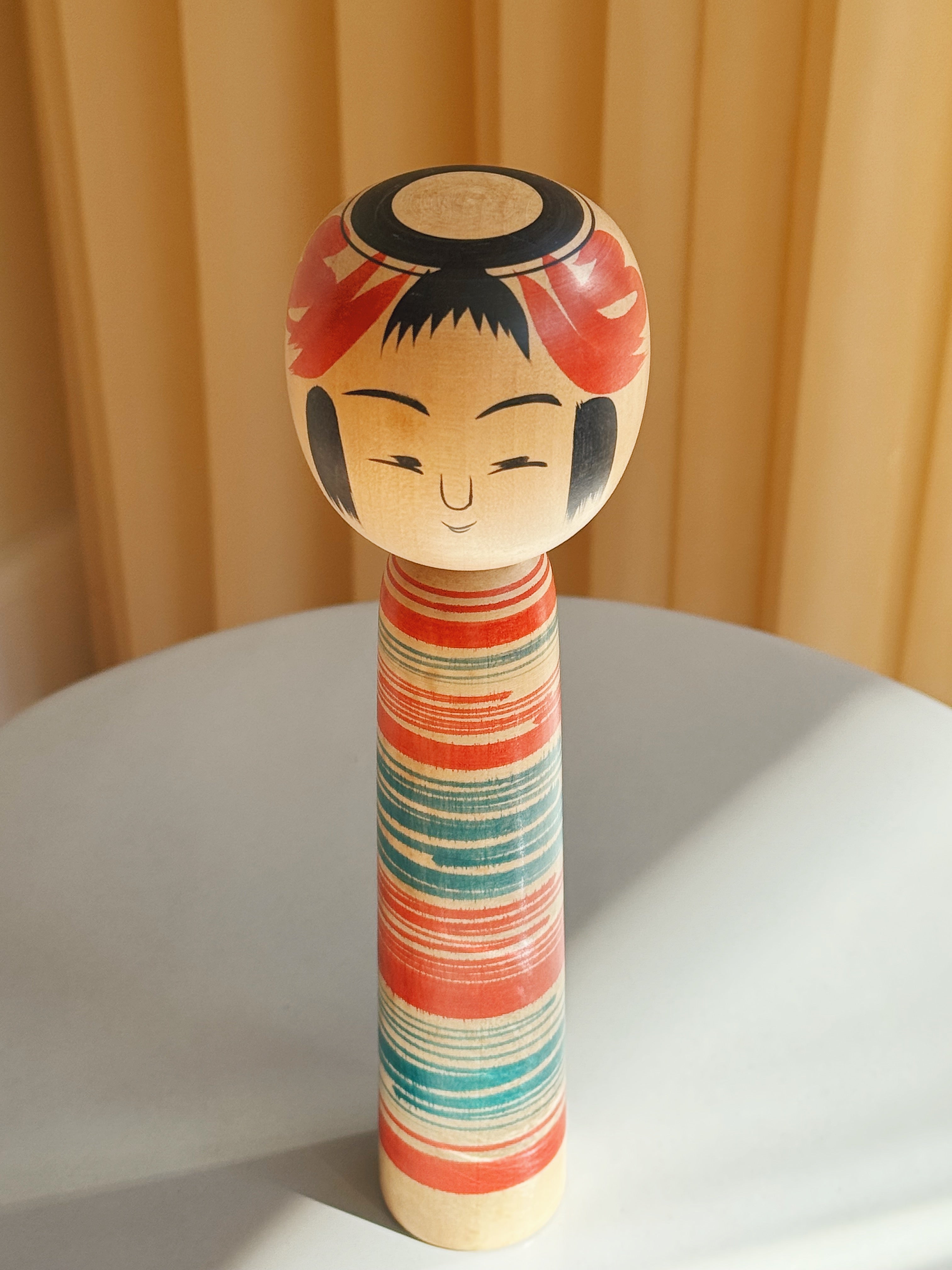 Vintage Kokeshi Dukke Nr. 229 fra Japan – Håndlavet | H 24,5 cm Studio Hafnia