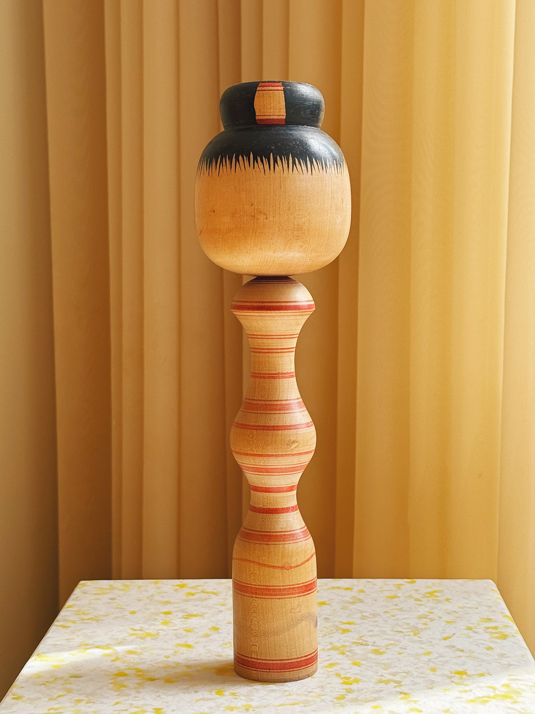 Vintage Kokeshi Dukke Nr. 210 fra Japan – Håndlavet | H33 cm Studio Hafnia