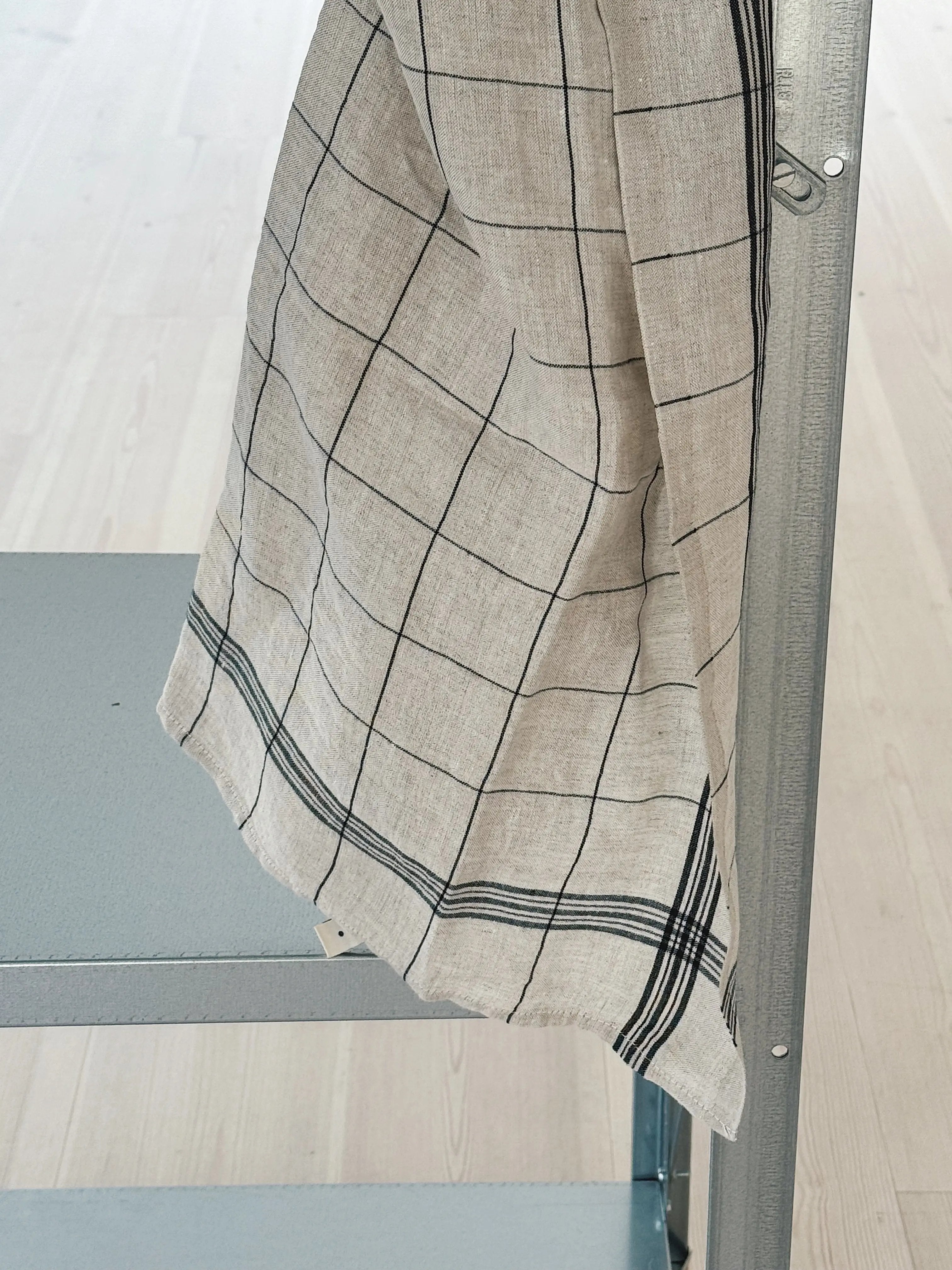 Charvet Éditions Bistrot viskestykke | Lysegrå med sorte tern Charvet Éditions