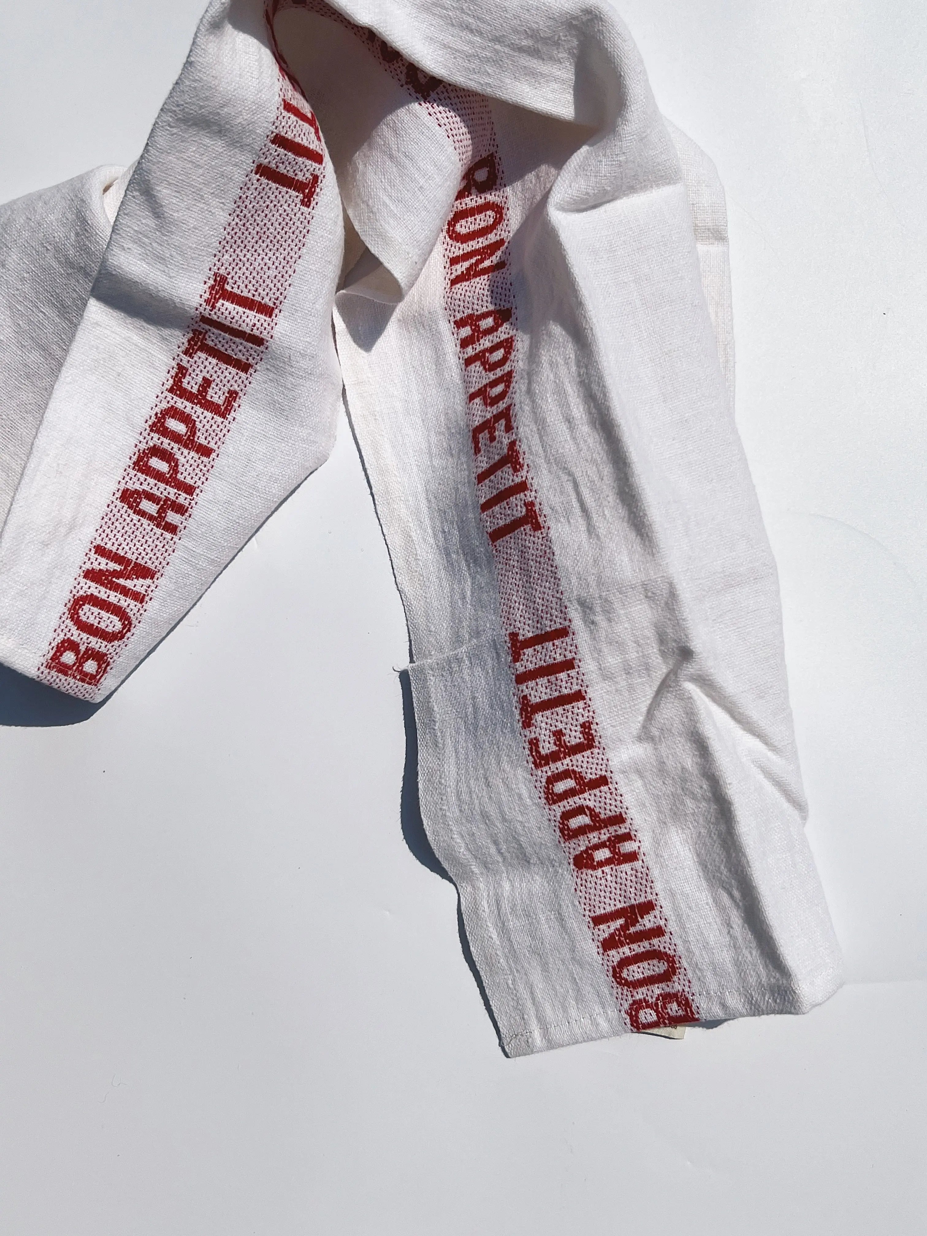 Charvet Editions Bon Appetit viskestykke | Hvid med rød skrift Charvet Editions