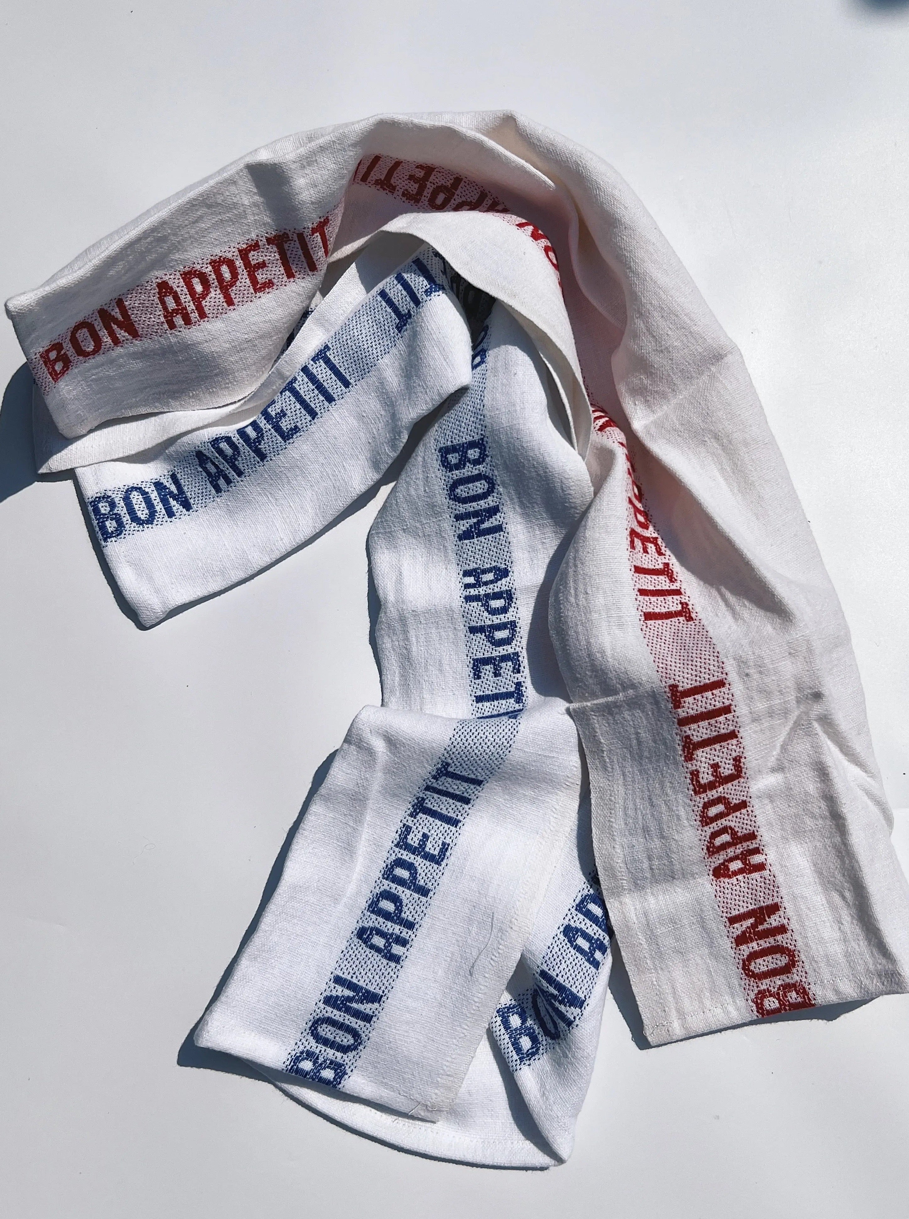 Charvet Editions Bon Appetit viskestykke | Hvid med rød skrift Charvet Editions