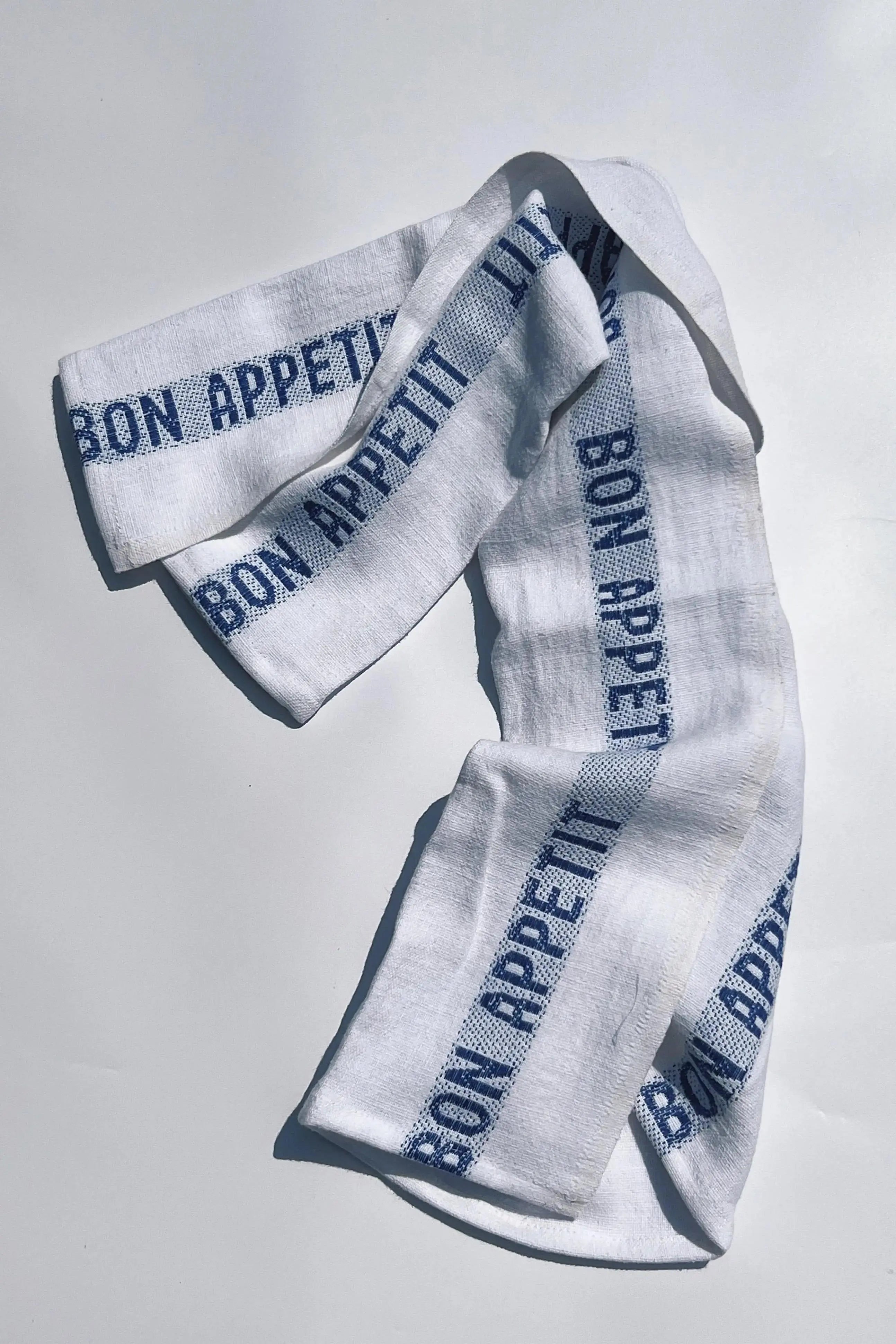 Charvet Éditions Bon Appetit viskestykke | Hvid med blå skrift Charvet Éditions