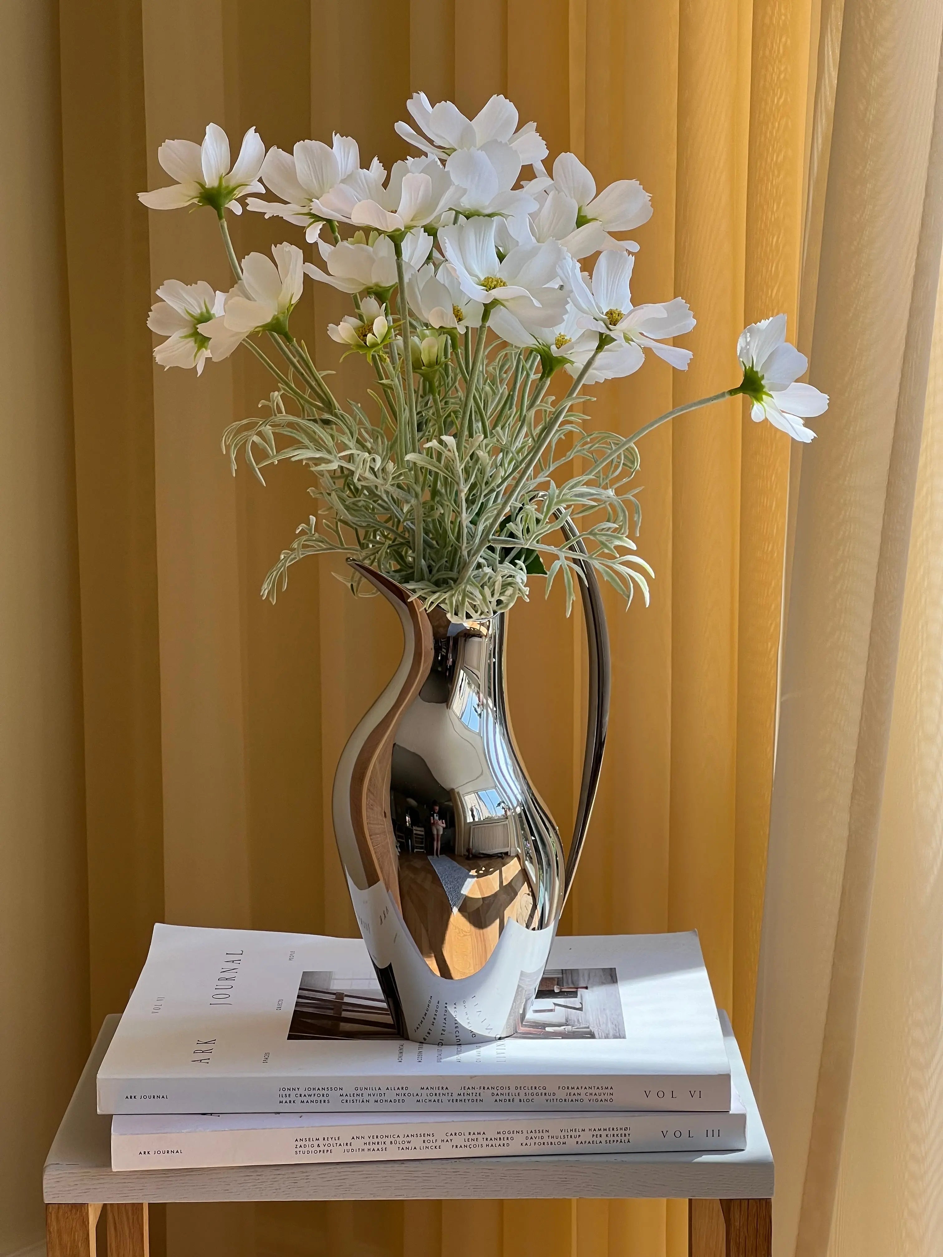 Cosmos Bouquet | White Studio Hafnia