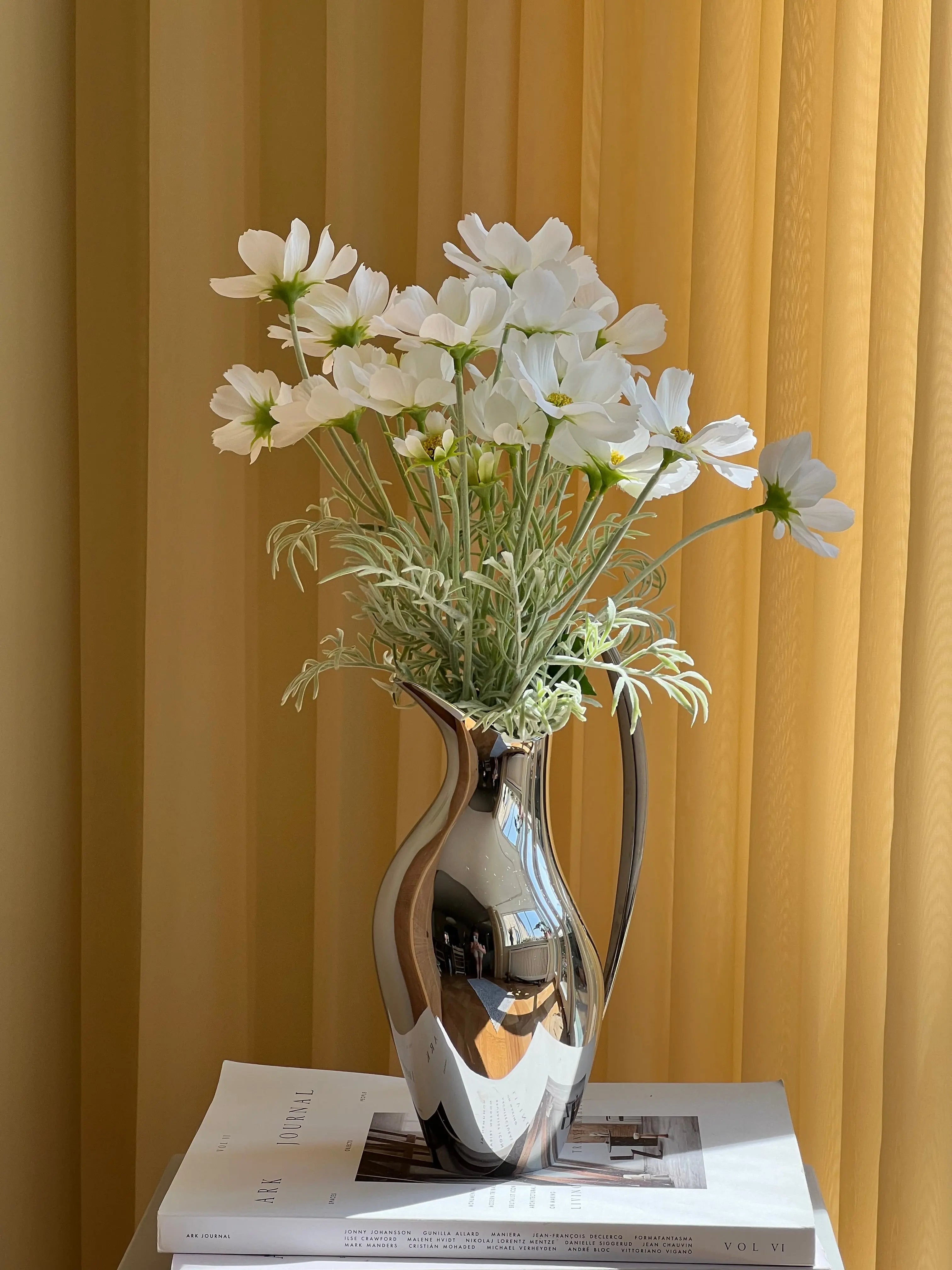 Cosmos Bouquet | White Studio Hafnia