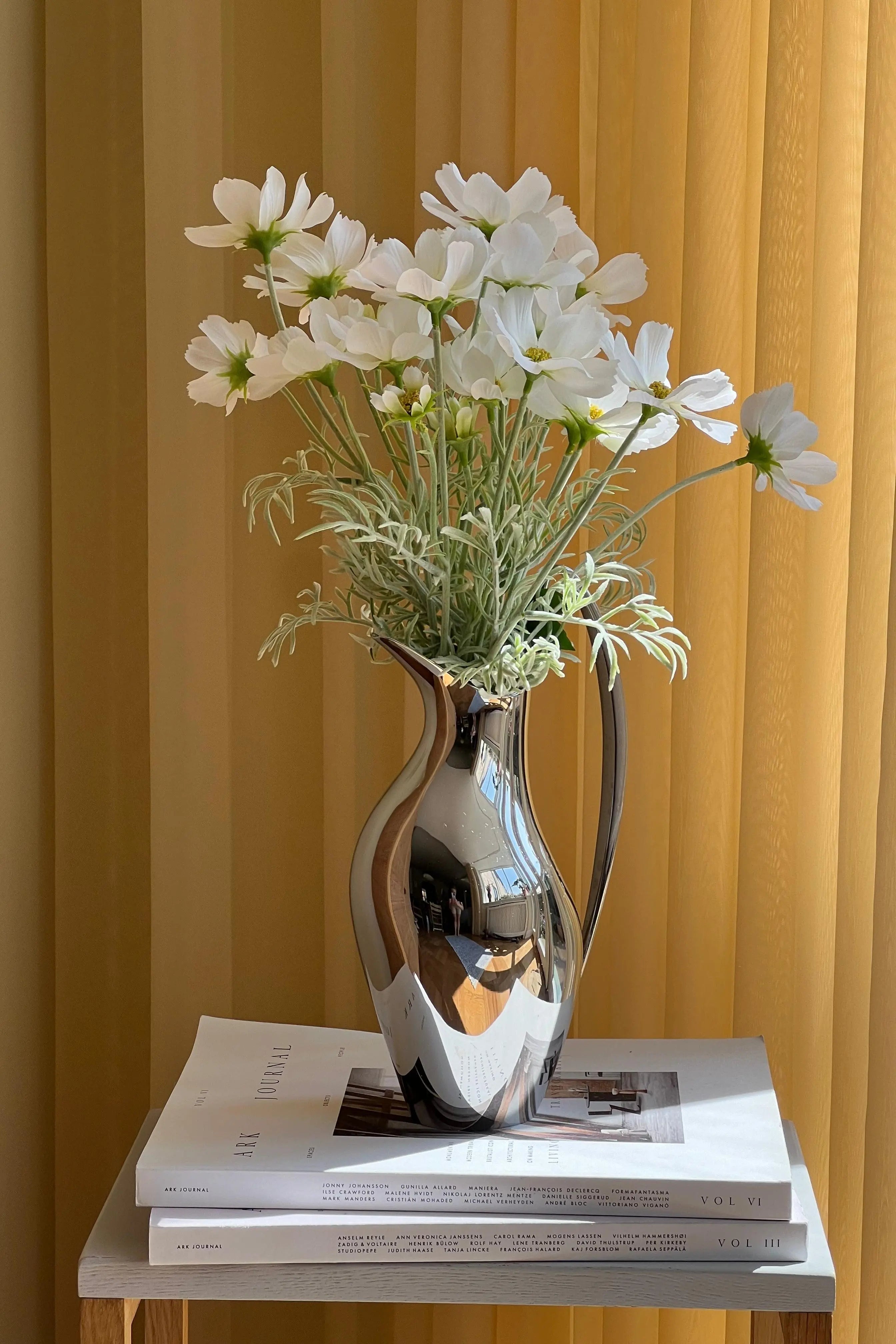 Cosmos Bouquet | White Studio Hafnia