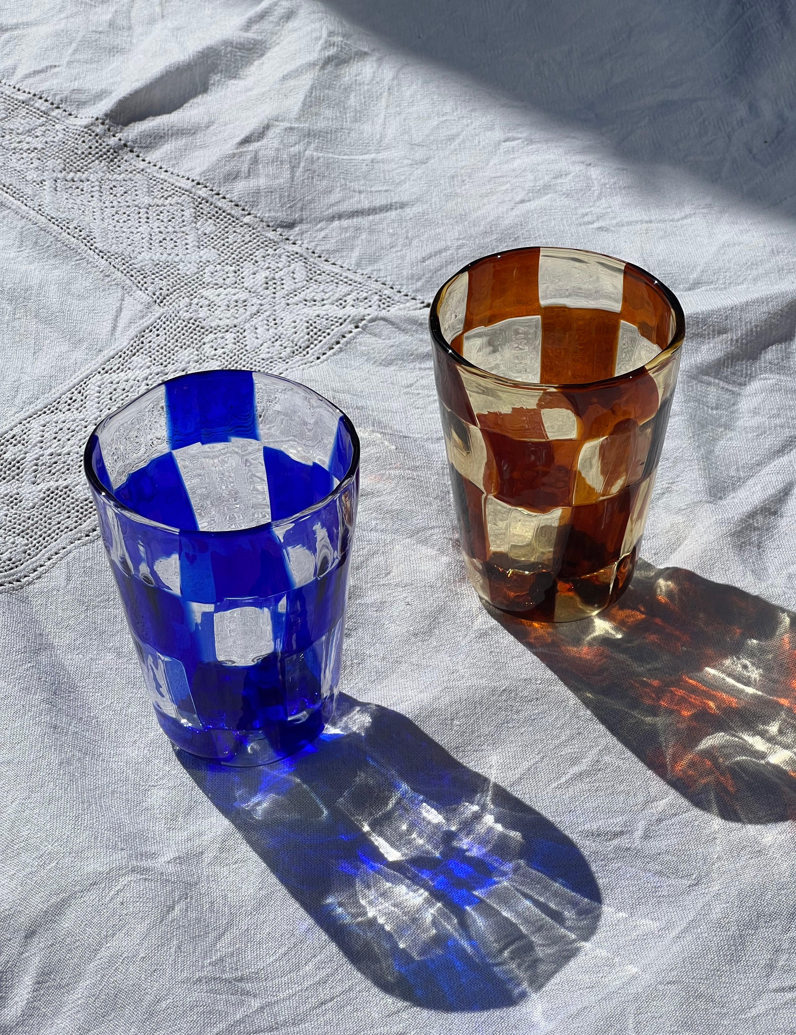 Håndblæst Murano Glas med skaktern i mørkeblå Murano