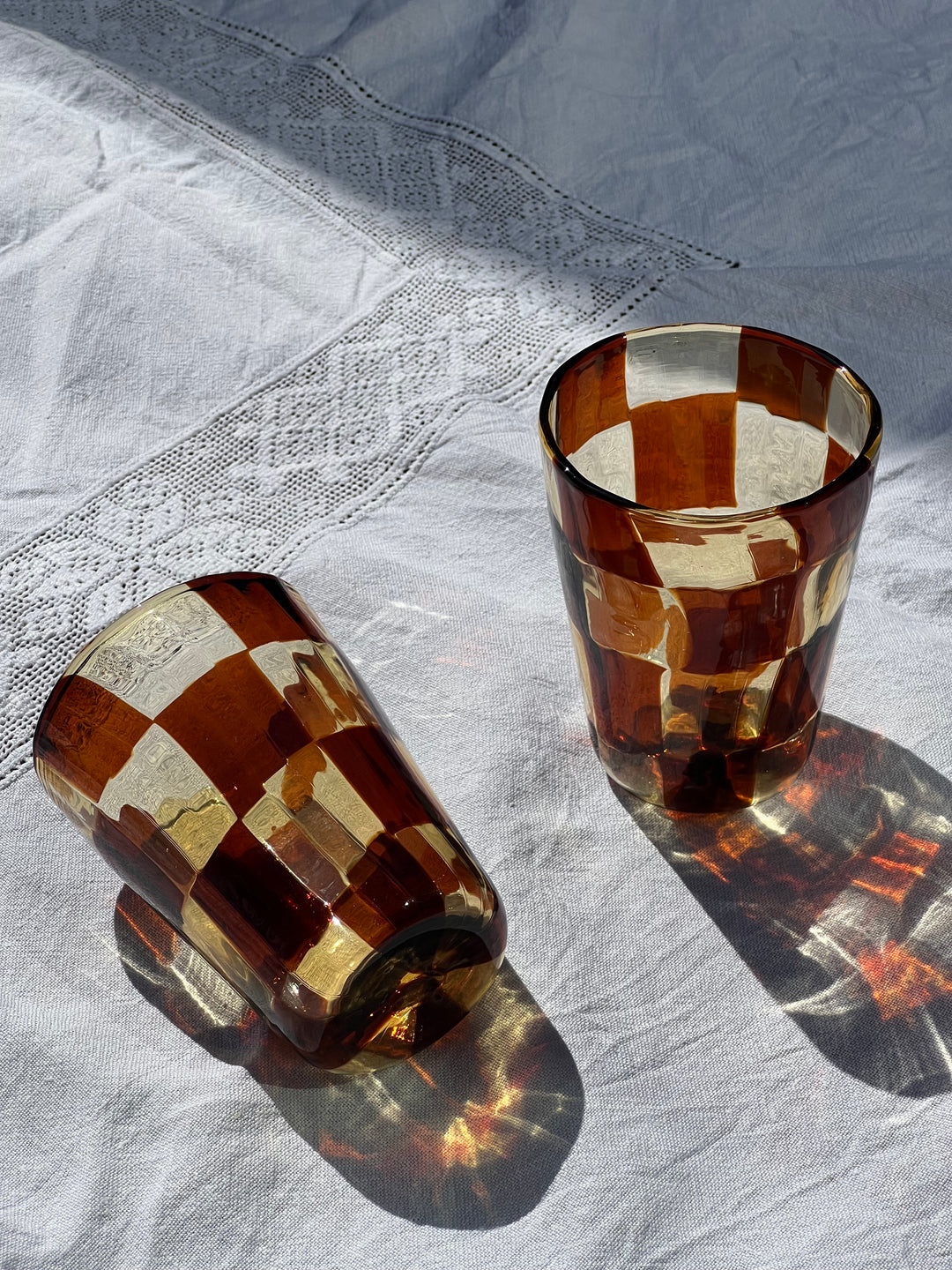 Håndblæst Murano Glas med skaktern i lysebrun/karamel og mørkebrun Murano