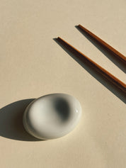 Spisepindeholder i Lyseblå Porcelæn | 4,2 cm – Mino Ware fra Japan Studio Hafnia