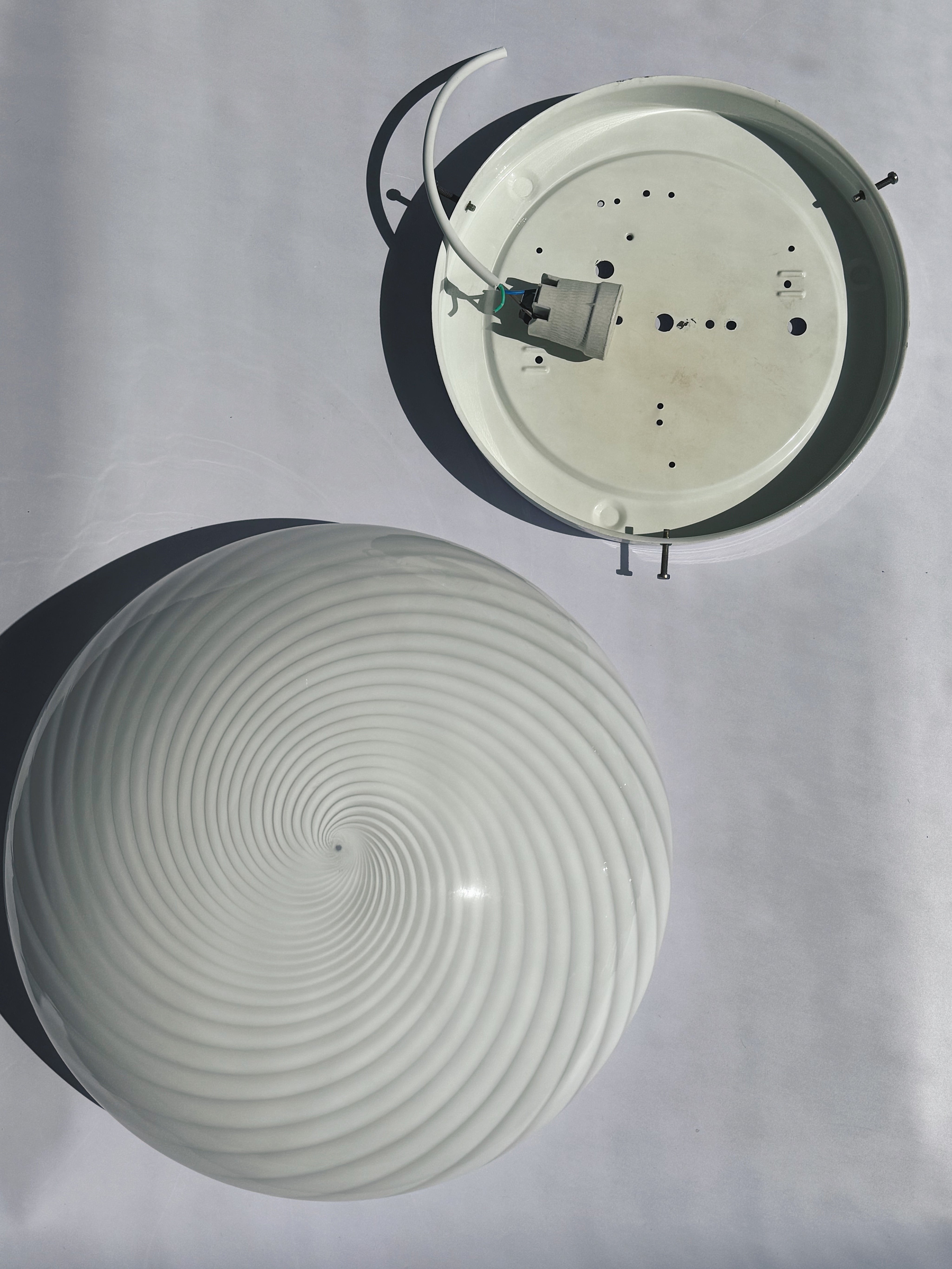 Vintage Murano ceiling/wall lamp seen from behind with mounting fitting, Ø34 cm