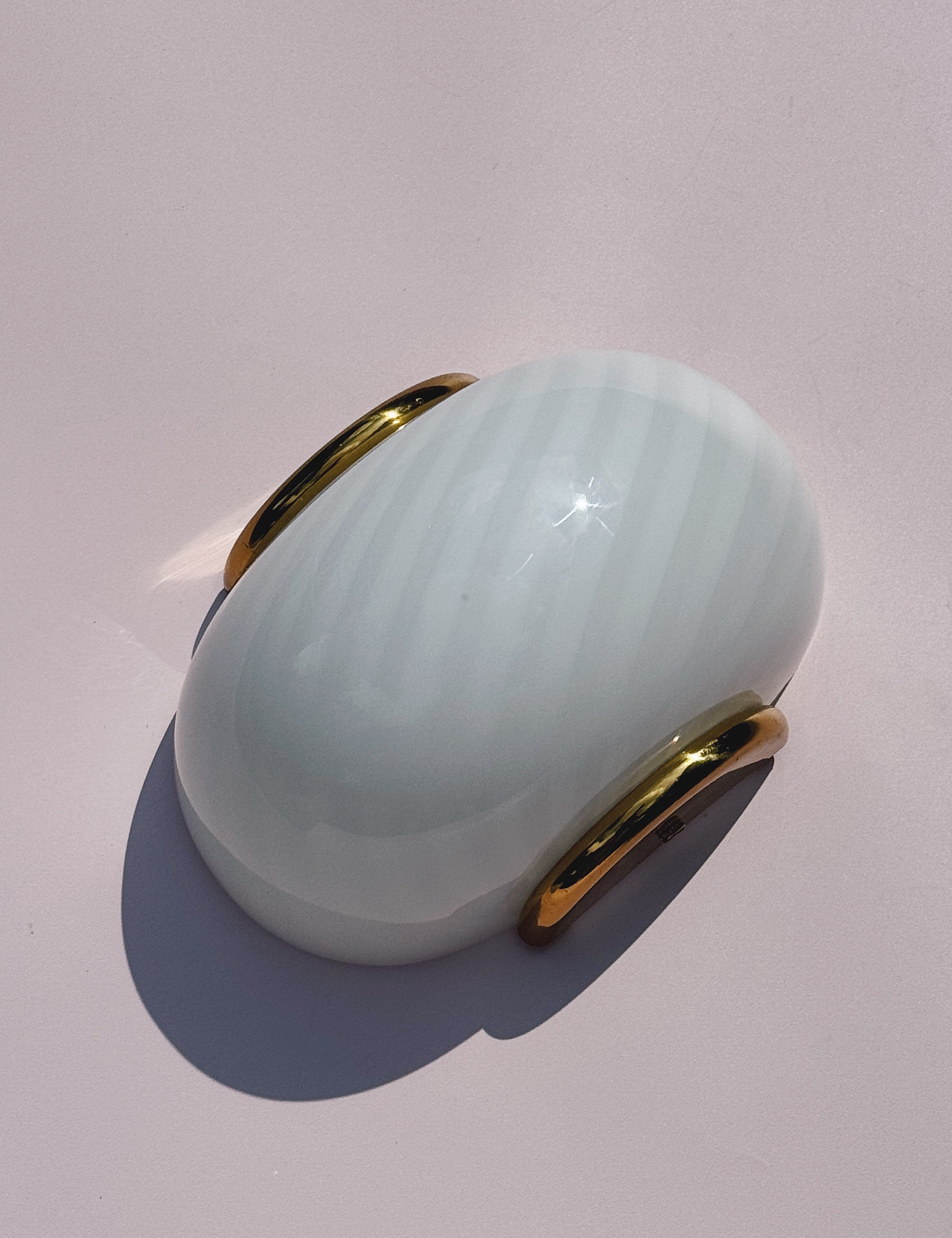 Vintage Murano væglampe | Hvid swirlglas & messingbeslag, L21 cm (kopi) Studio Hafnia