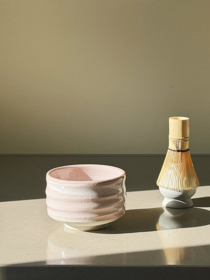 Matchaskål i Rosa Keramik | Mino Ware fra Japan – Ø 11 cm Studio Hafnia