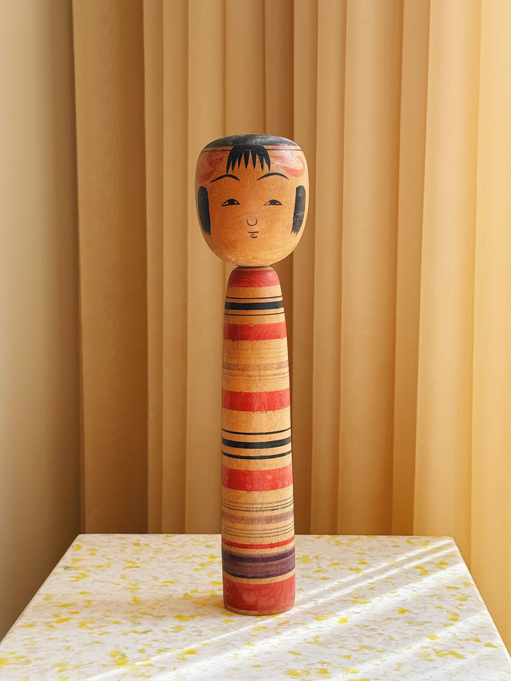 Vintage Kokeshi Dukke Nr. 205 fra Japan – Håndlavet | H30 cm Studio Hafnia