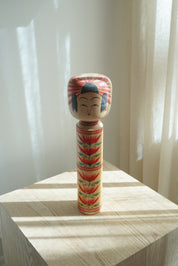 Vintage Kokeshi Dukke Nr. 245 fra Japan – Håndlavet | H 38 cm