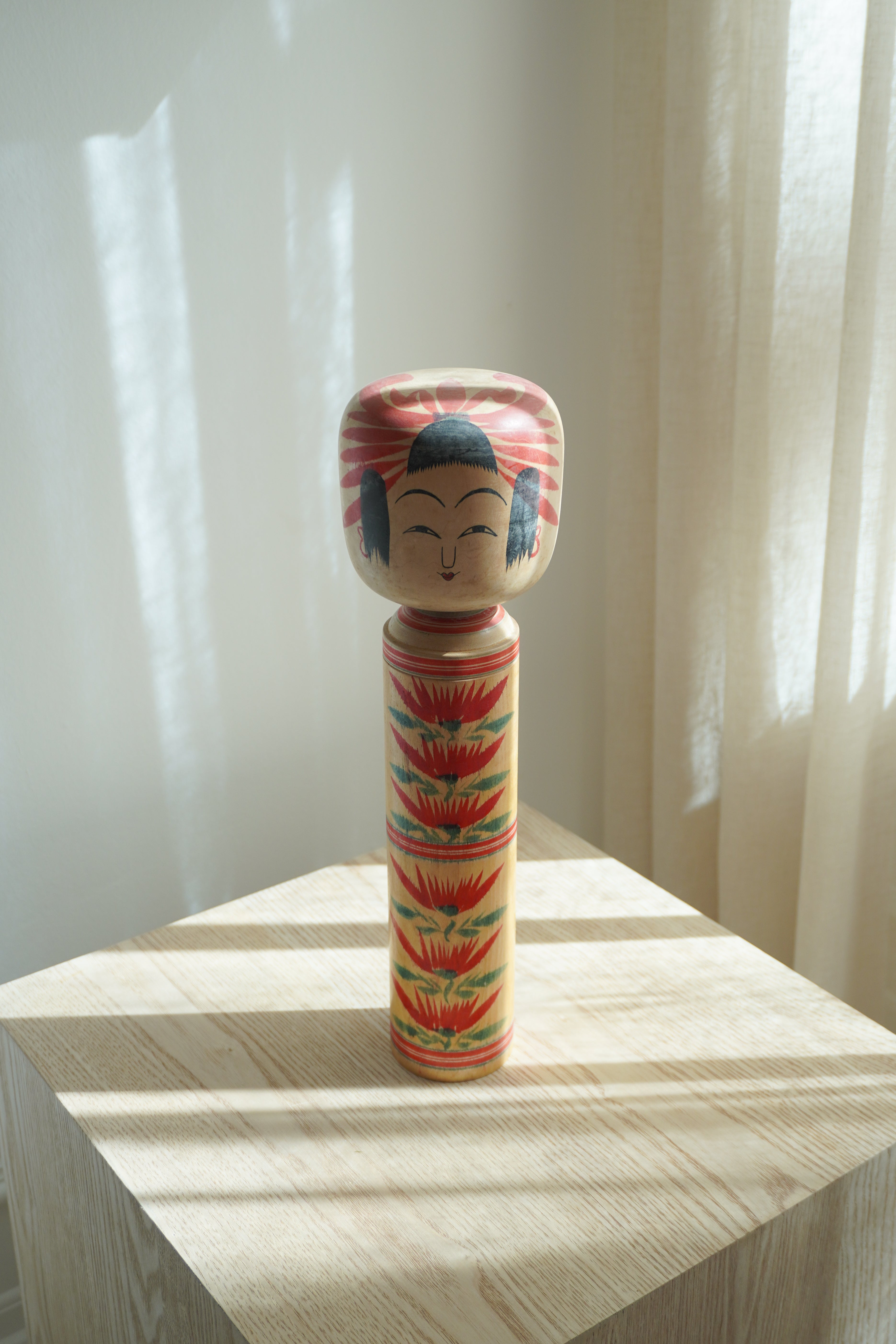 Vintage Kokeshi Dukke Nr. 245 fra Japan – Håndlavet | H 38 cm