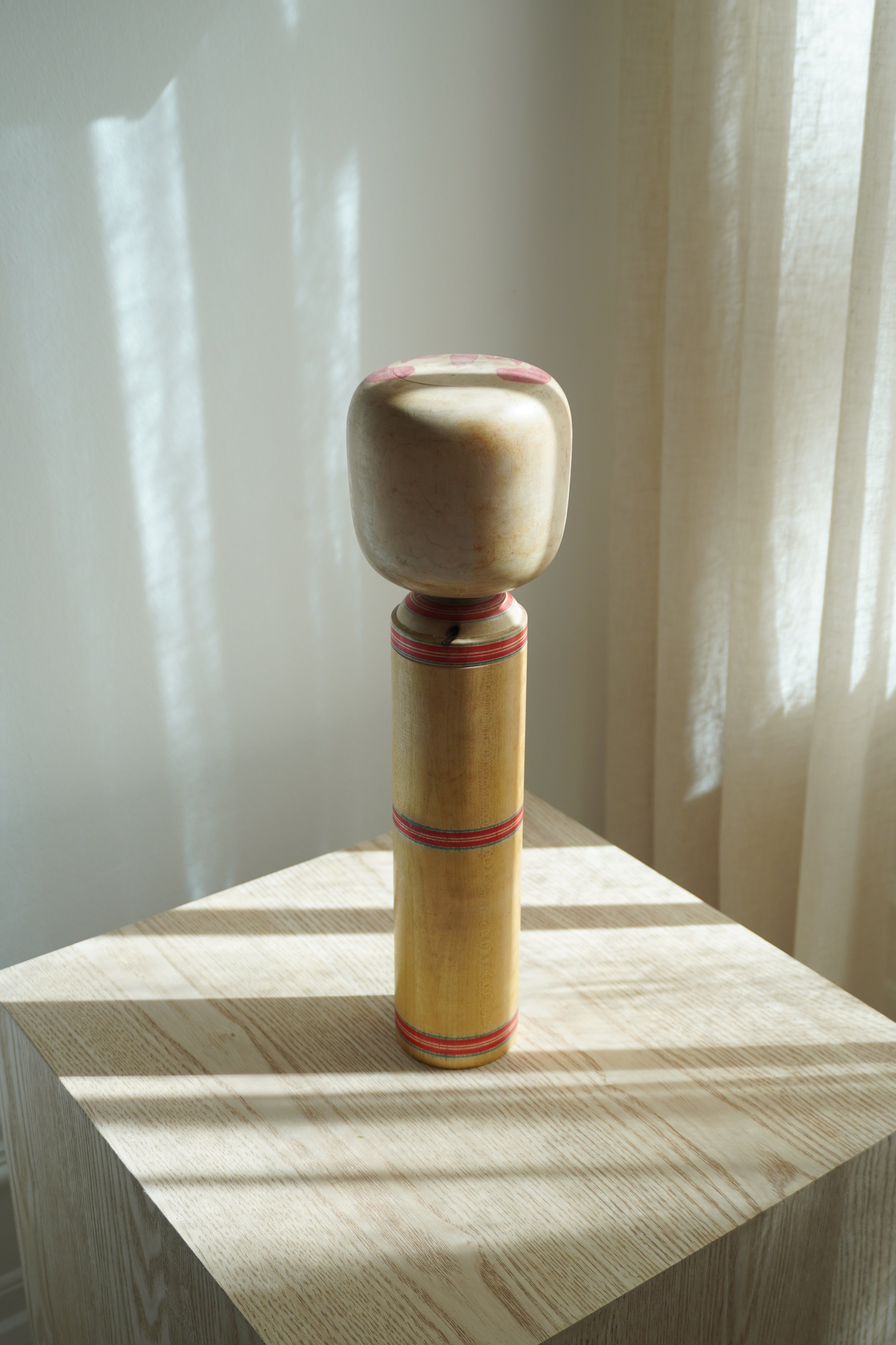 Vintage Kokeshi Dukke Nr. 245 fra Japan – Håndlavet | H 38 cm