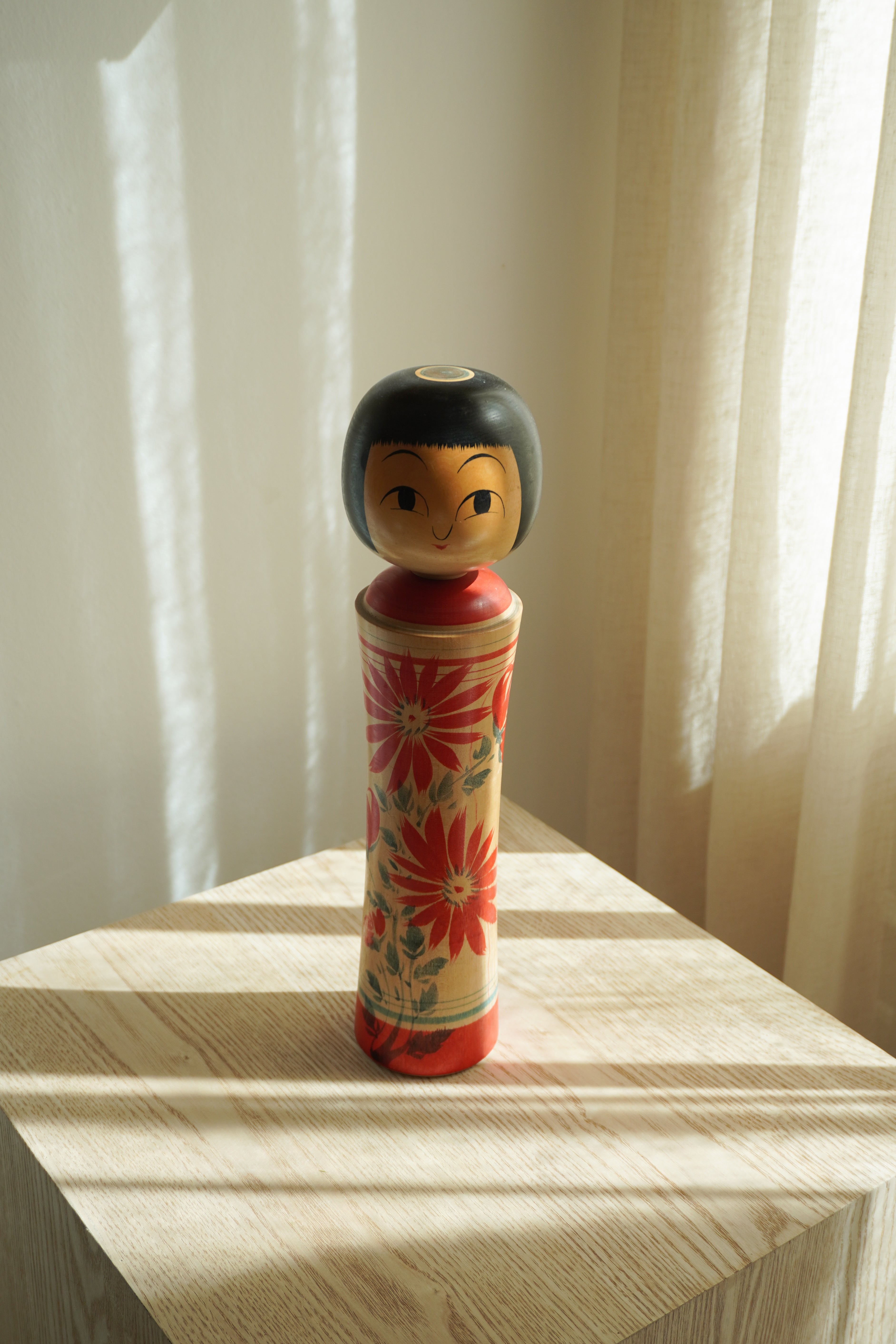 Vintage Kokeshi Dukke Nr. 244 fra Japan – Håndlavet | H 36 cm