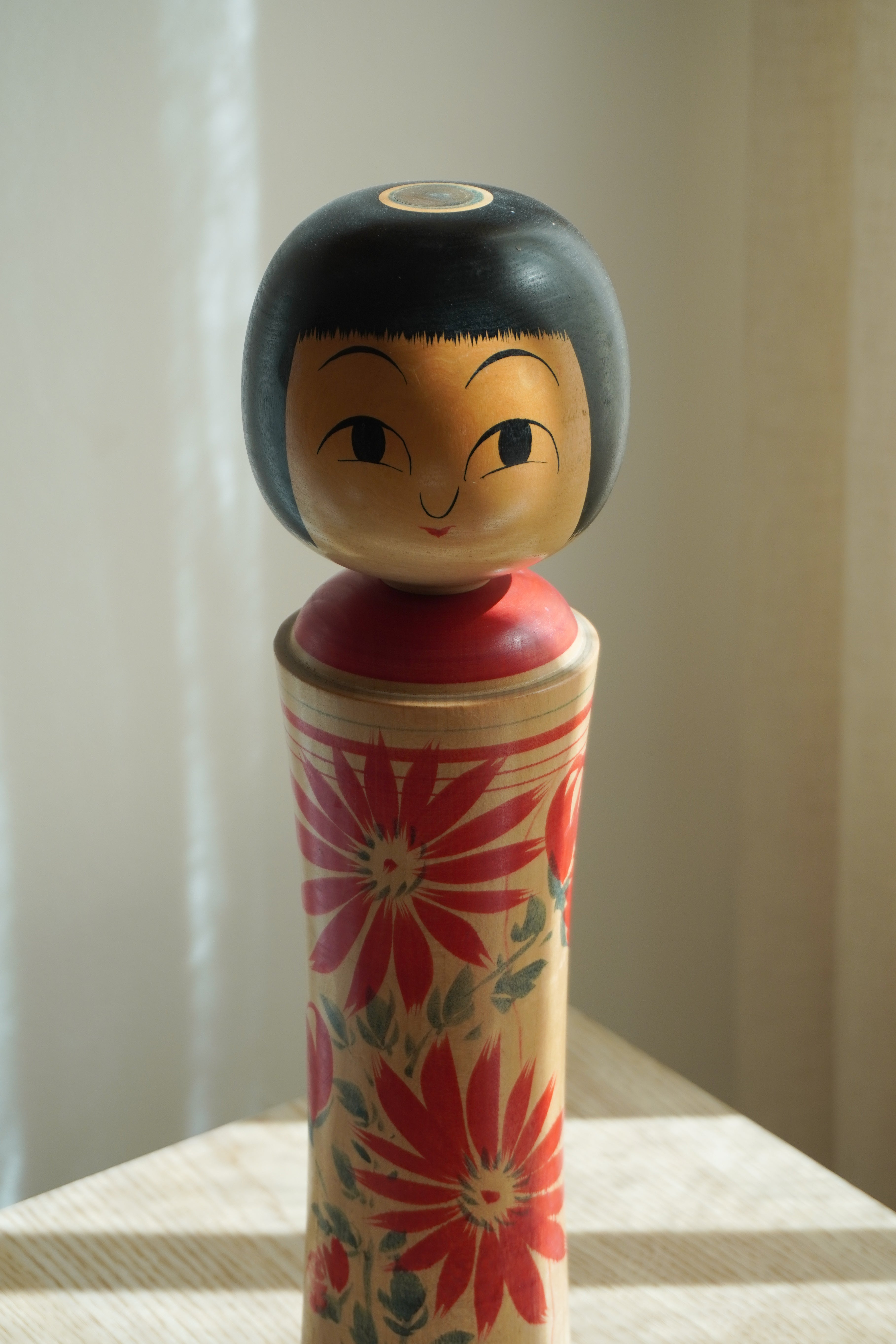 Vintage Kokeshi Dukke Nr. 244 fra Japan – Håndlavet | H 36 cm