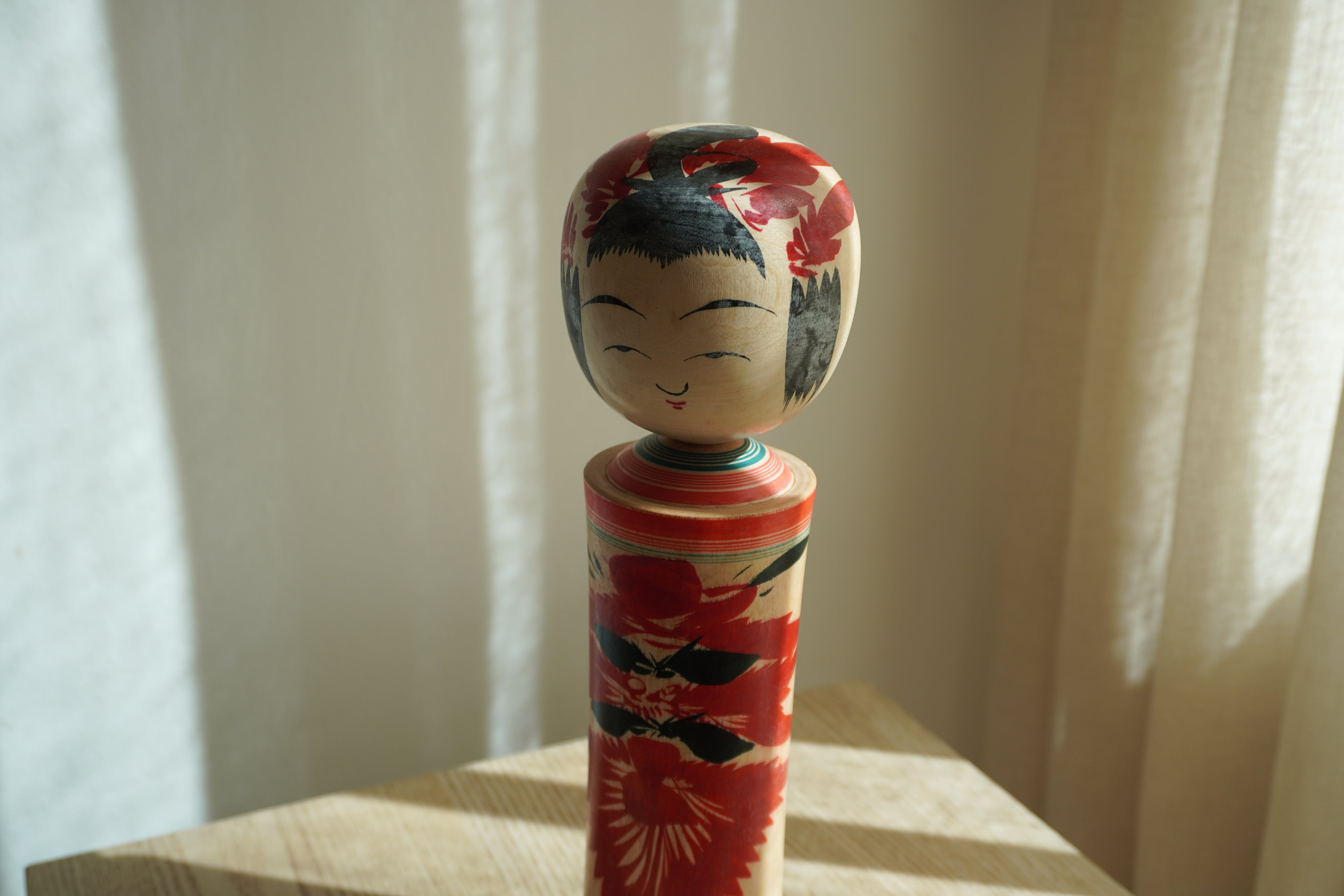Vintage Kokeshi Dukke Nr. 243 fra Japan – Håndlavet | H 31 cm