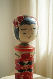 Vintage Kokeshi Dukke Nr. 243 fra Japan – Håndlavet | H 31 cm