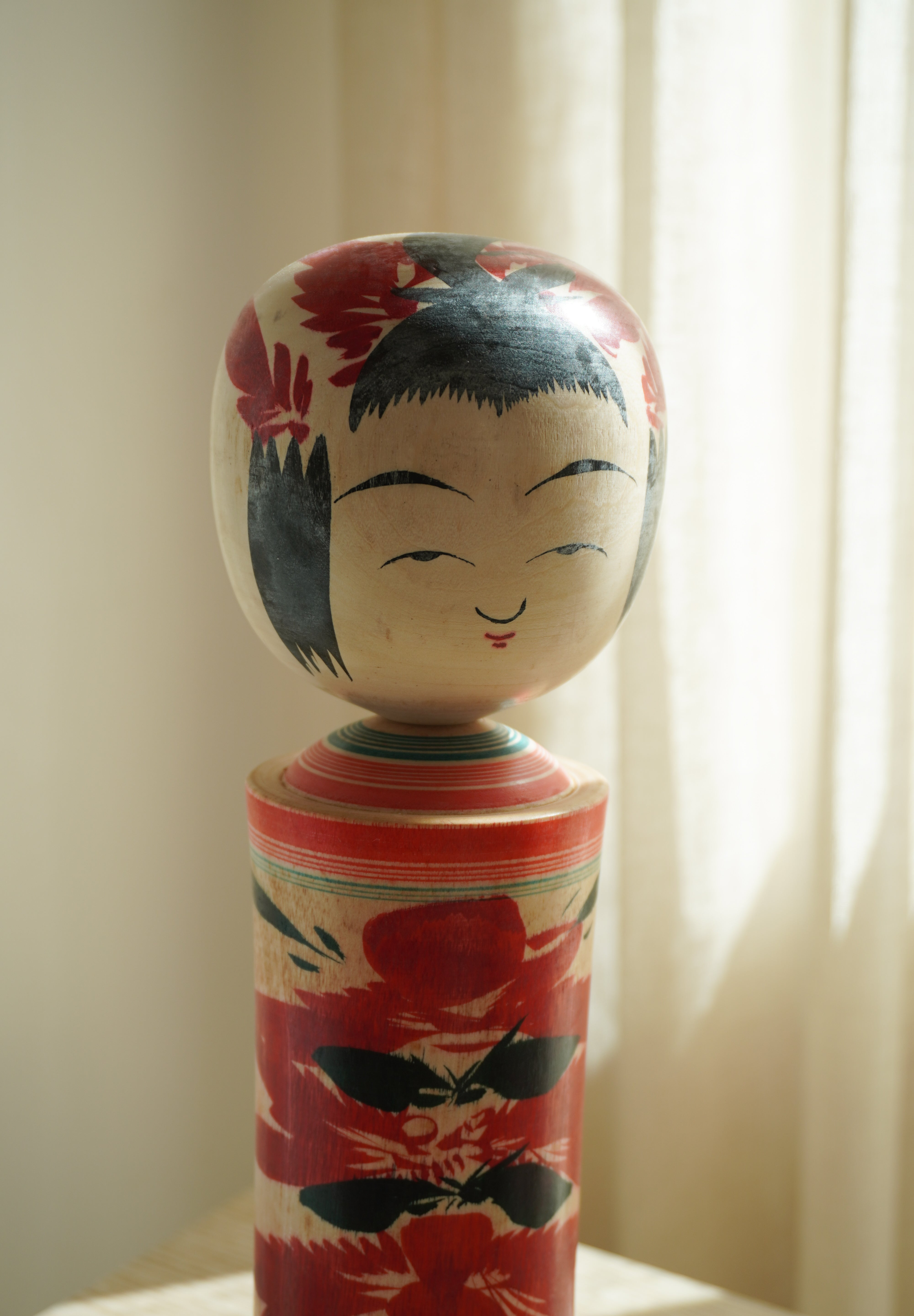 Vintage Kokeshi Dukke Nr. 243 fra Japan – Håndlavet | H 31 cm