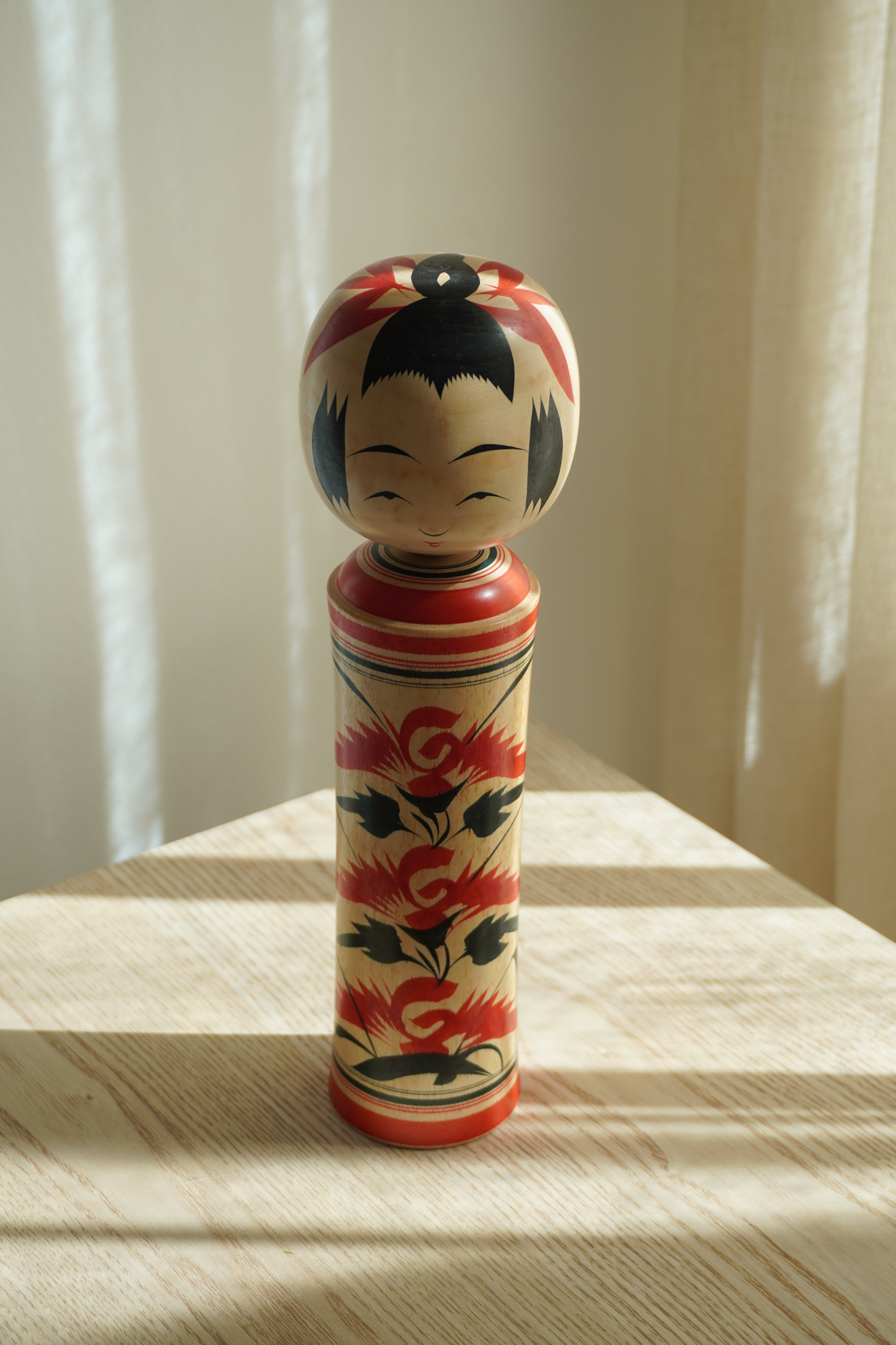 Vintage Kokeshi Dukke Nr. 246 fra Japan – Håndlavet | H 31 cm