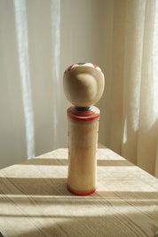 Vintage Kokeshi Dukke Nr. 243 fra Japan – Håndlavet | H 31 cm