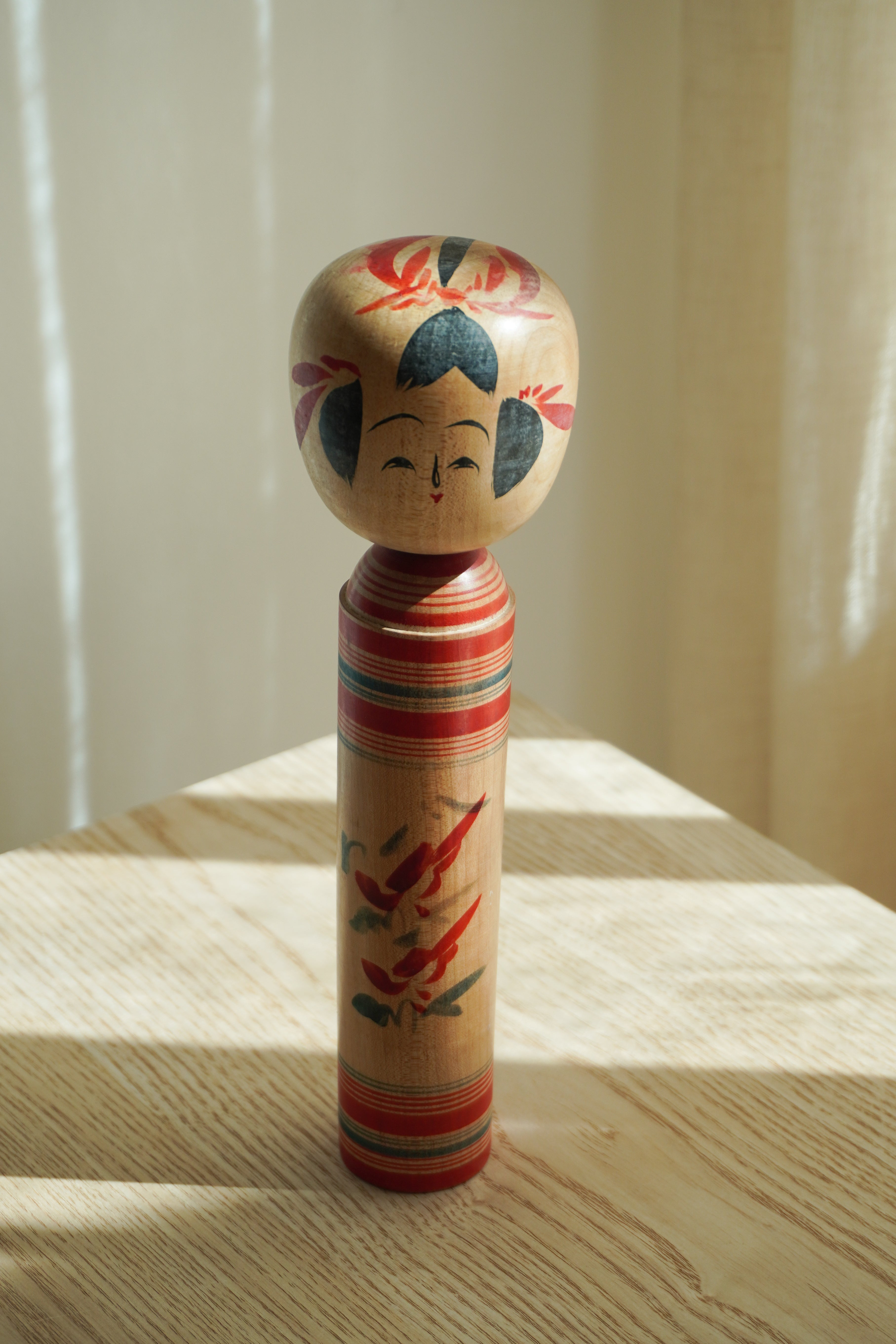 Vintage Kokeshi Dukke Nr. 259 fra Japan – Håndlavet | H 25 cm