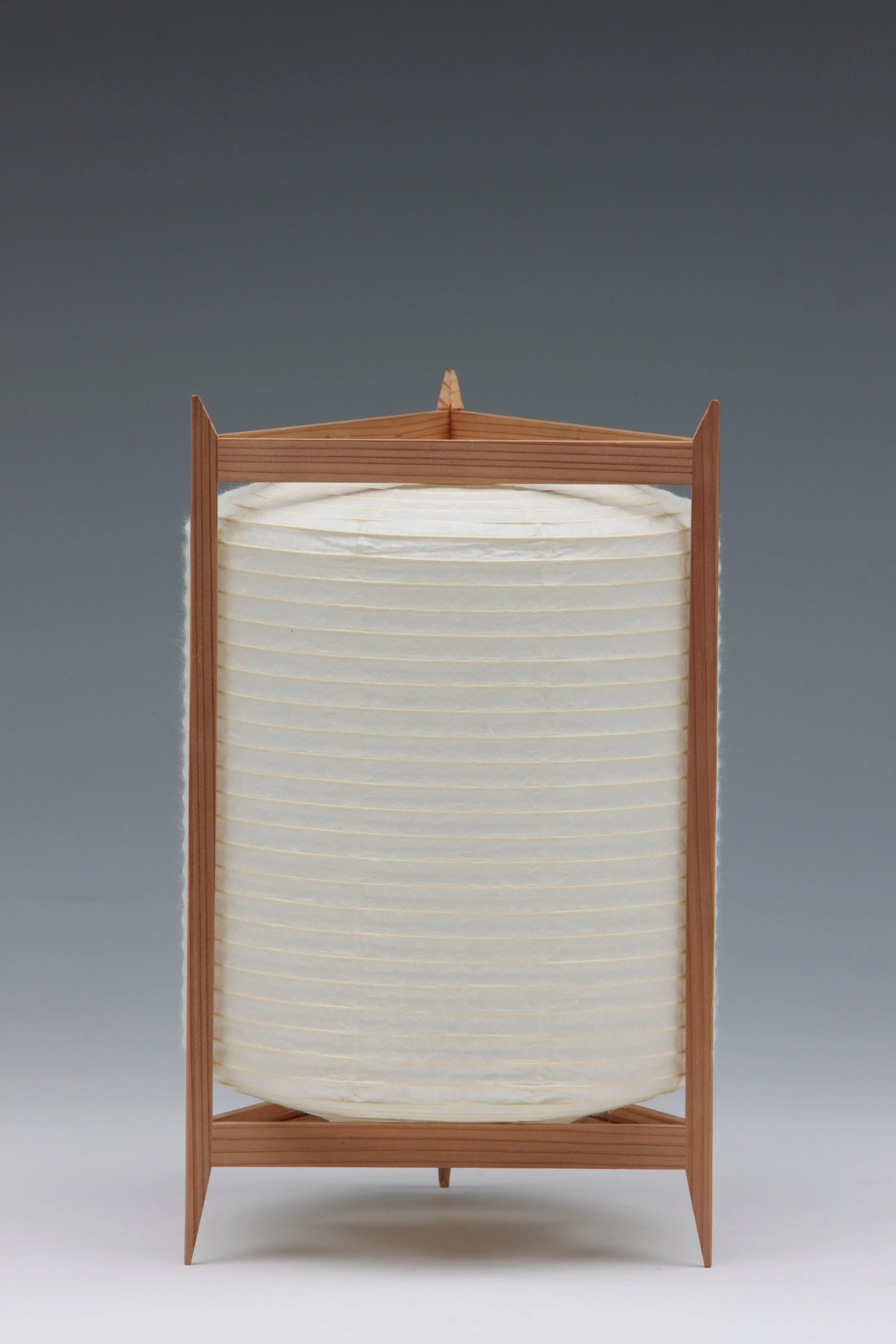 Daisaku Chou Andon Triangle small Japanese rice paper table lamp by Asano, W20 x H30 cm, Studio Hafnia