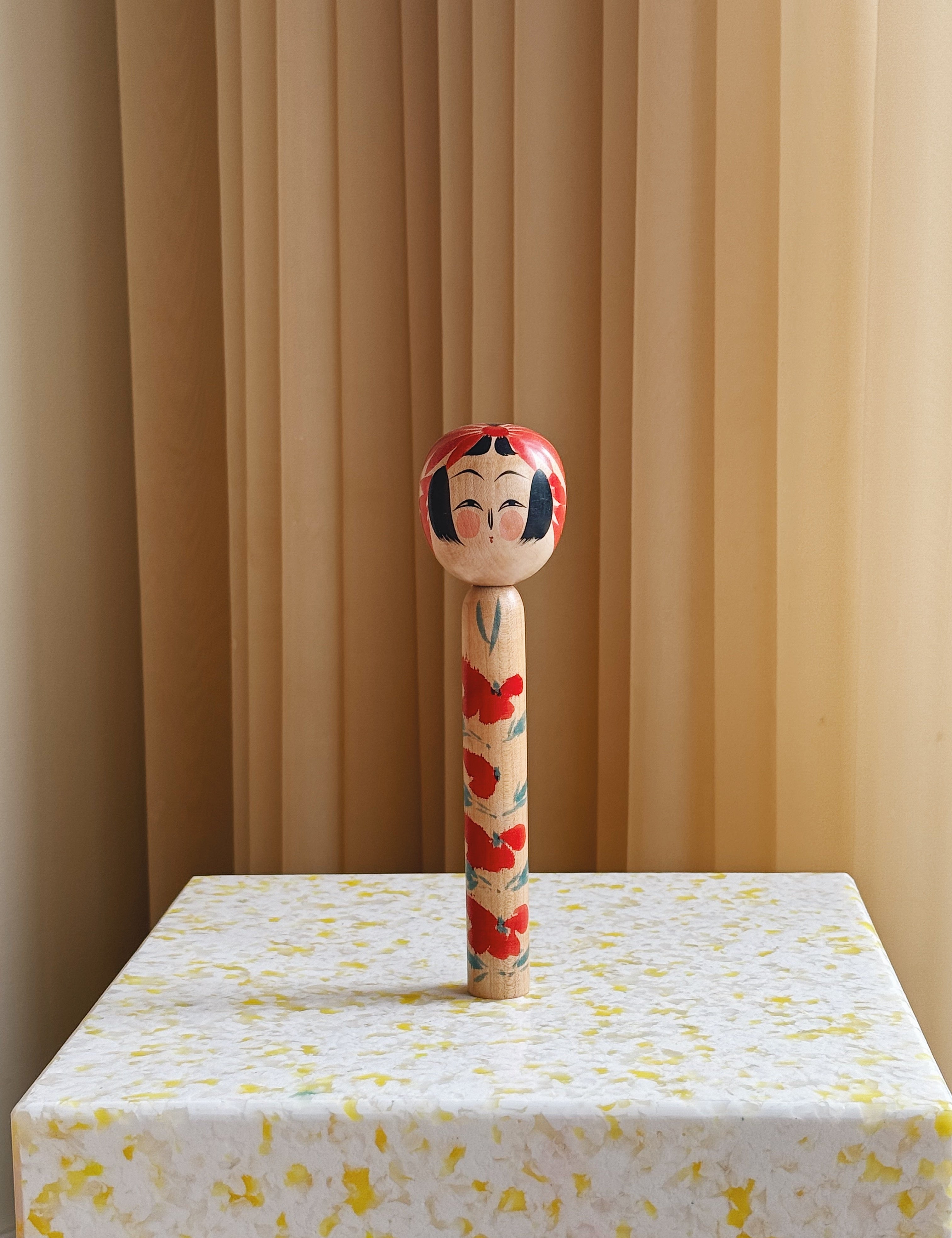 Vintage Kokeshi Dukke Nr. 209 fra Japan – Håndlavet | H21 cm Studio Hafnia