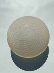 Vintage Murano plafondlampe | Hvid & lysegul swirlglas, Ø35 cm Murano