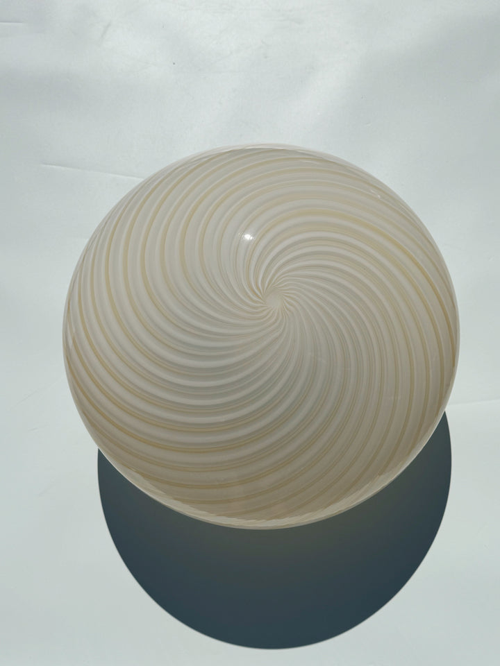 Vintage Murano plafondlampe | Hvid & lysegul swirlglas, Ø35 cm Murano