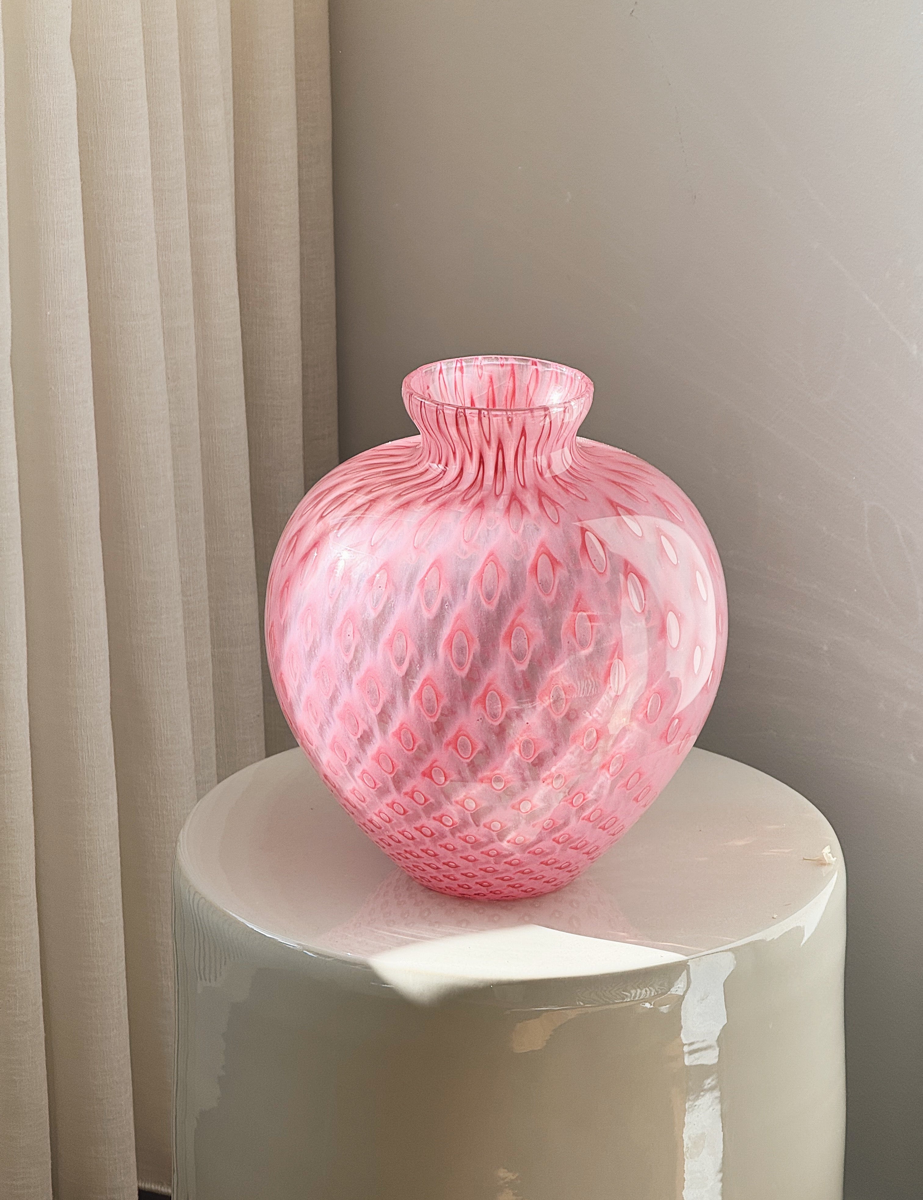 Vintage Murano Vase i Pink med Geometrisk Mønster | H28 cm Studio Hafnia