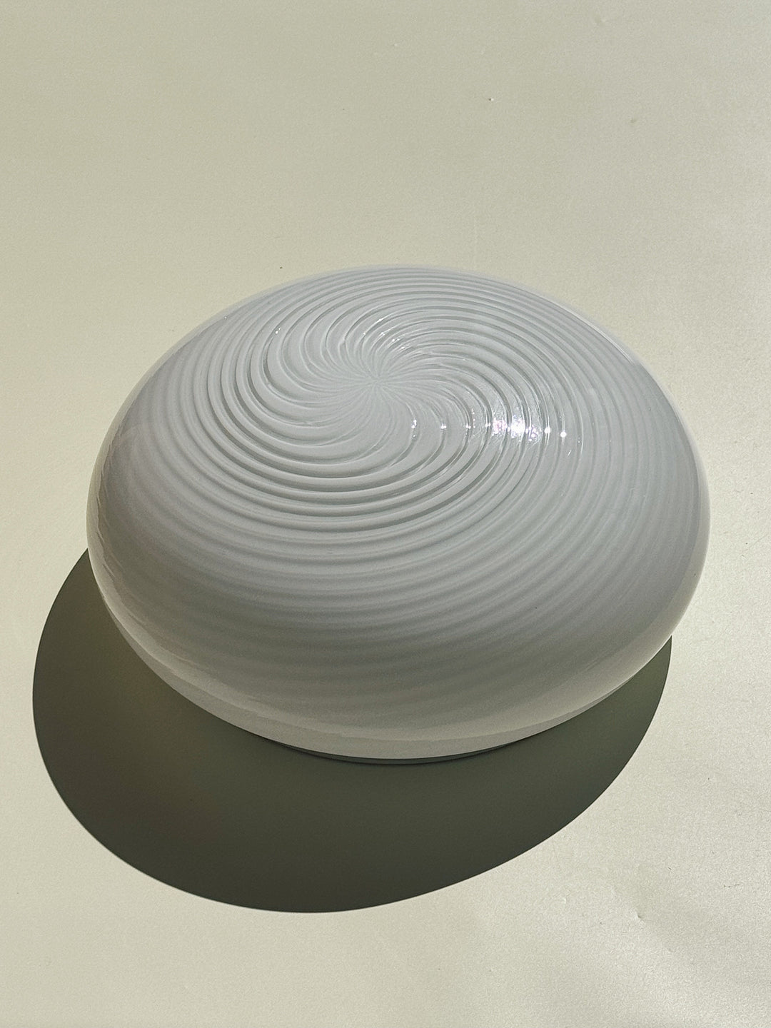 Vintage Murano Plafondlampe i Hvidt Swirl Glas | Loft-/Væglampe Ø29 cm Studio Hafnia