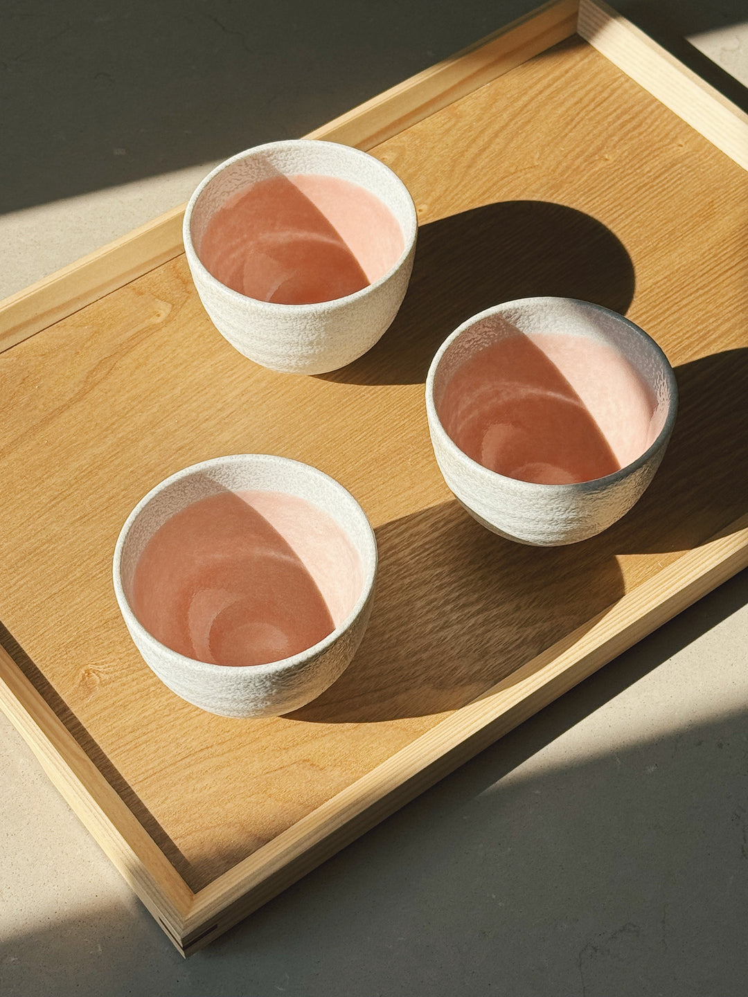 Japansk tekop i hvid og rosa keramik | 160 ml Studio Hafnia
