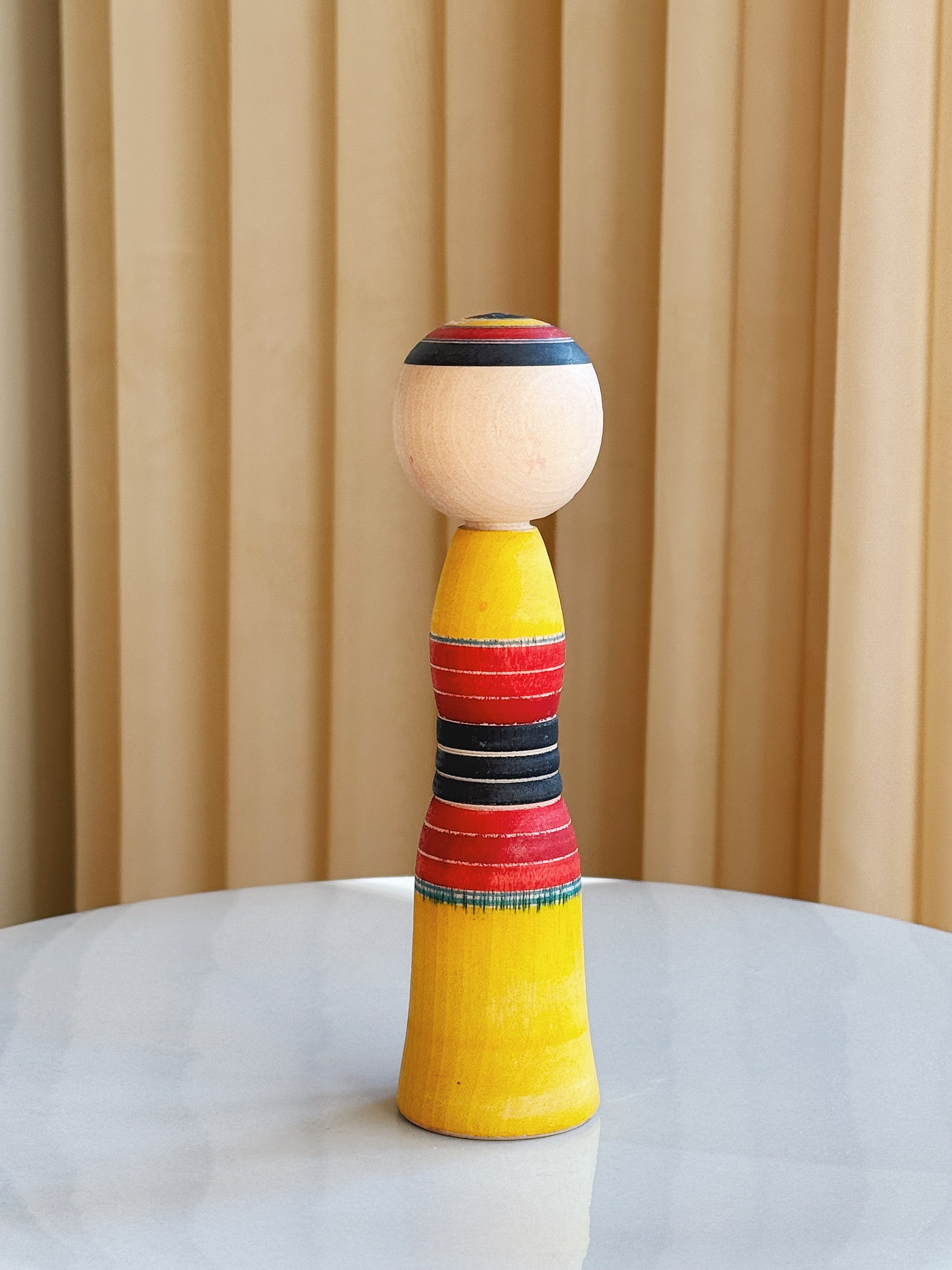 Vintage Kokeshi Dukke Nr. 236 fra Japan – Håndlavet | H 19 cm Studio Hafnia