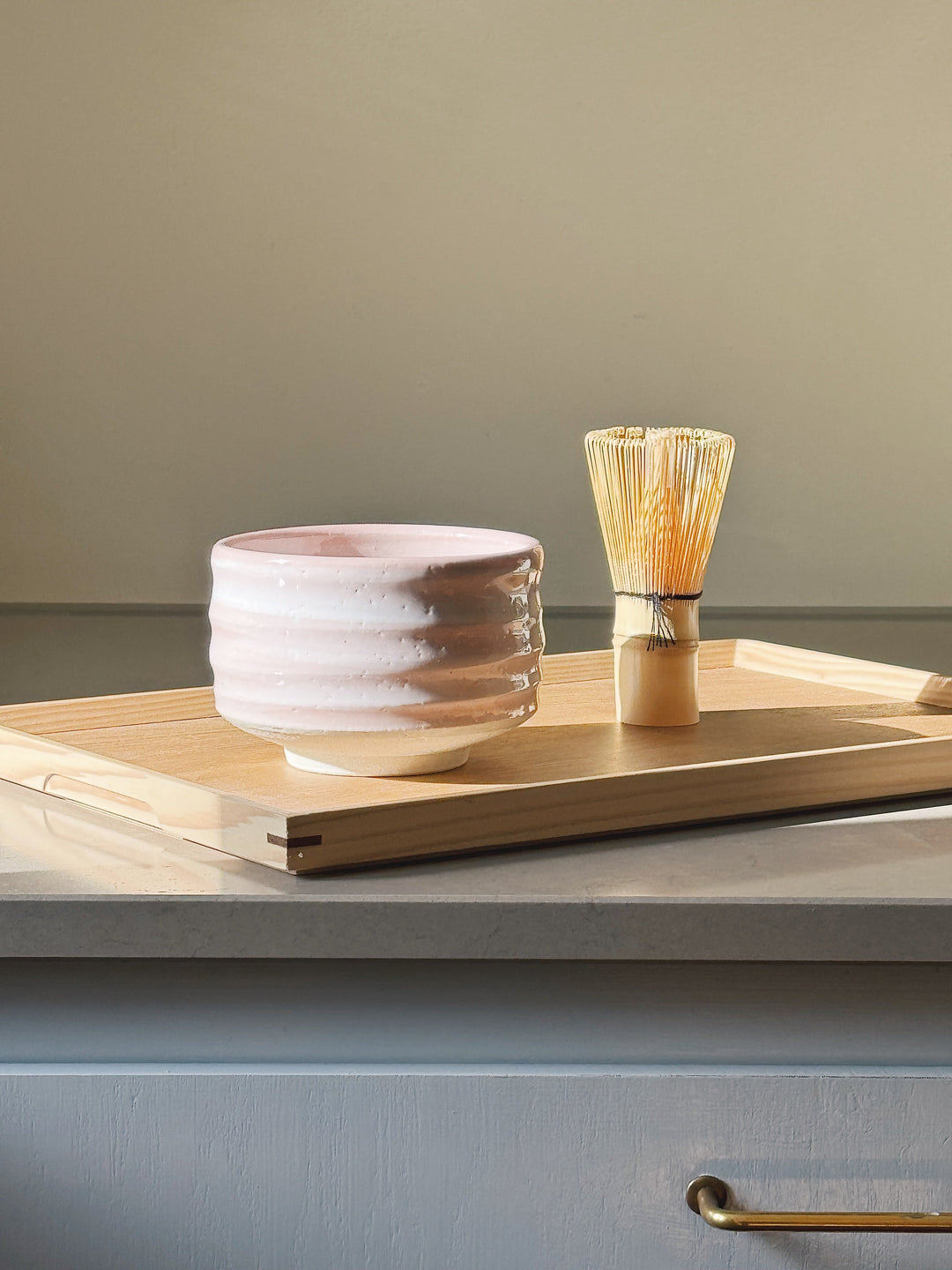 Matchaskål i Rosa Keramik | Mino Ware fra Japan – Ø 11 cm Studio Hafnia