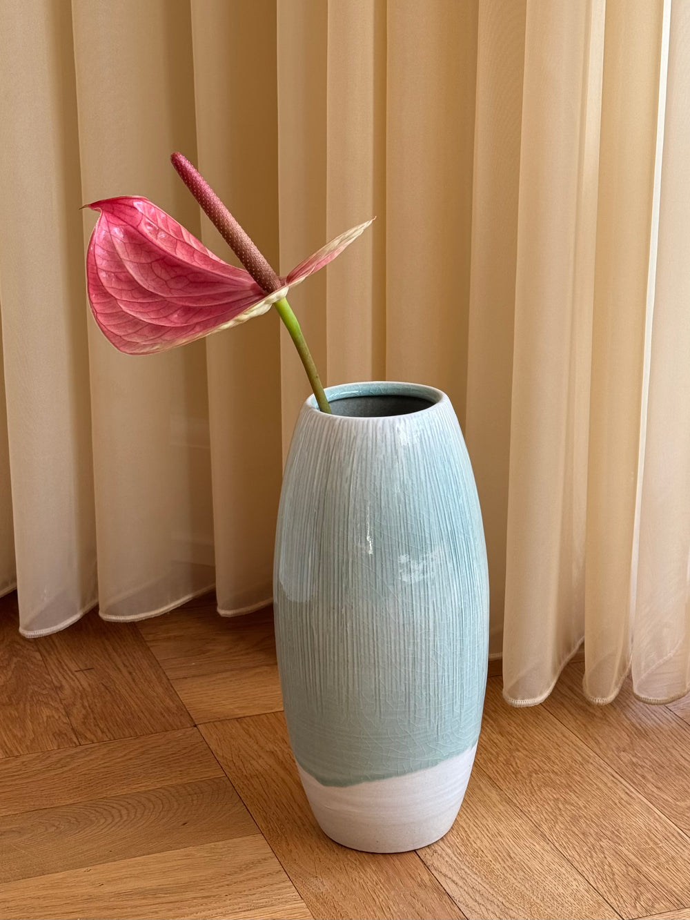 Mintgrøn Vase med Striber - Håndlavet i Japan  STUDIO HAFNIA