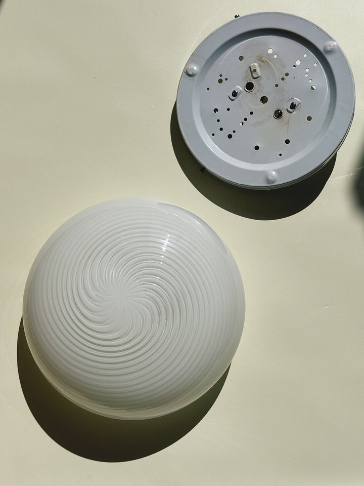 Vintage Murano Plafondlampe i Hvidt Swirl Glas | Loft-/Væglampe Ø29 cm Studio Hafnia